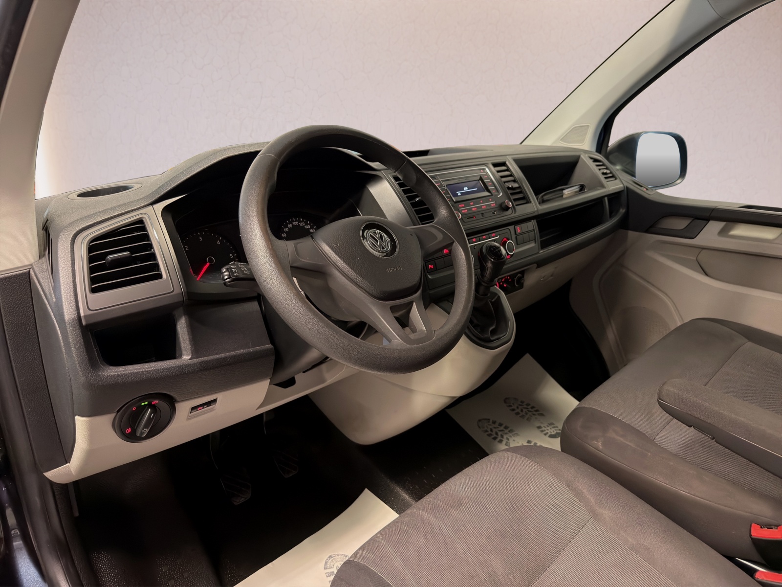 VW T6 2.0 TDI 9Pl.-image-8
