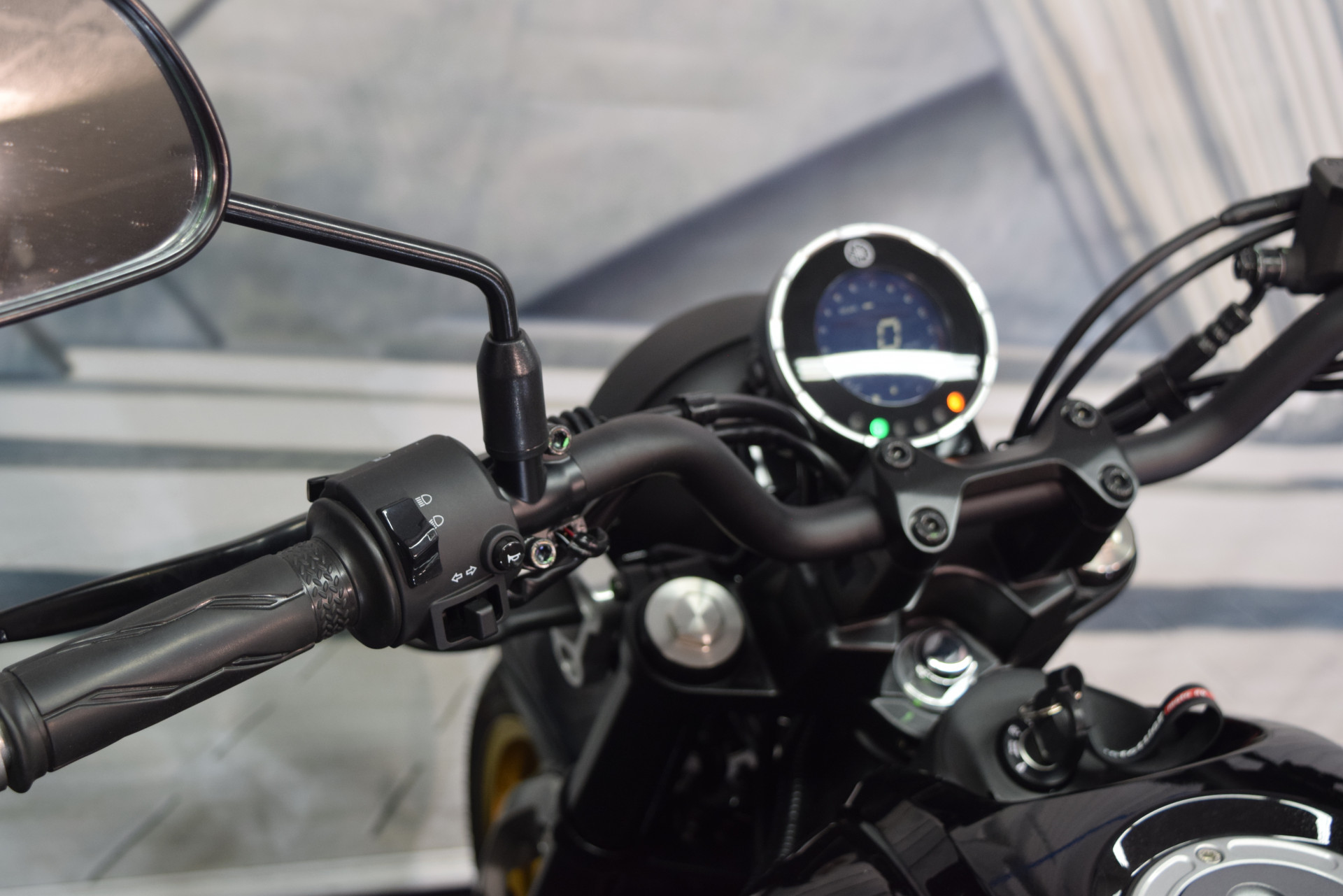 YAMAHA XSR 125 Legacy inkl. Akrapovic-image-8