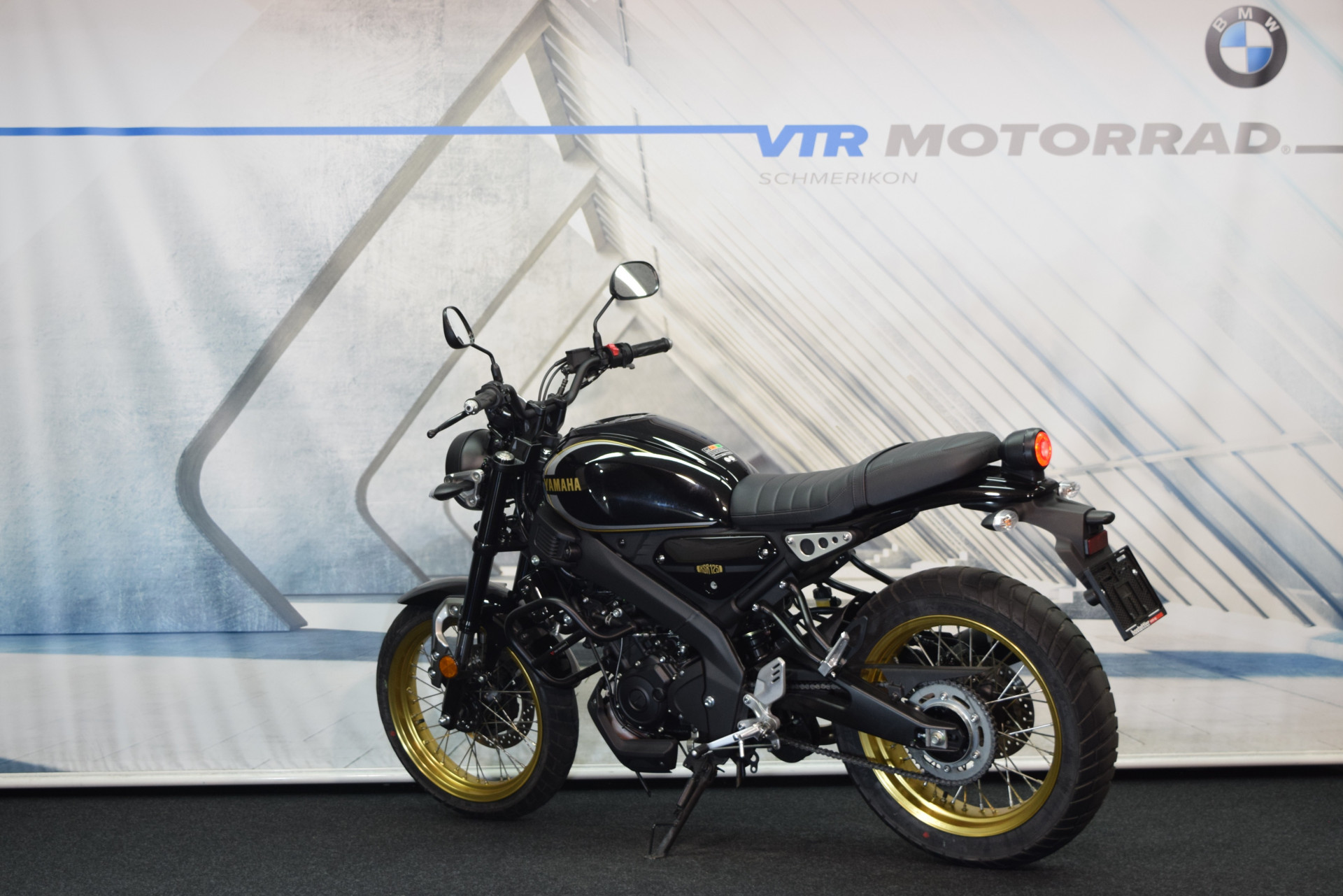 YAMAHA XSR 125 Legacy inkl. Akrapovic-image-3
