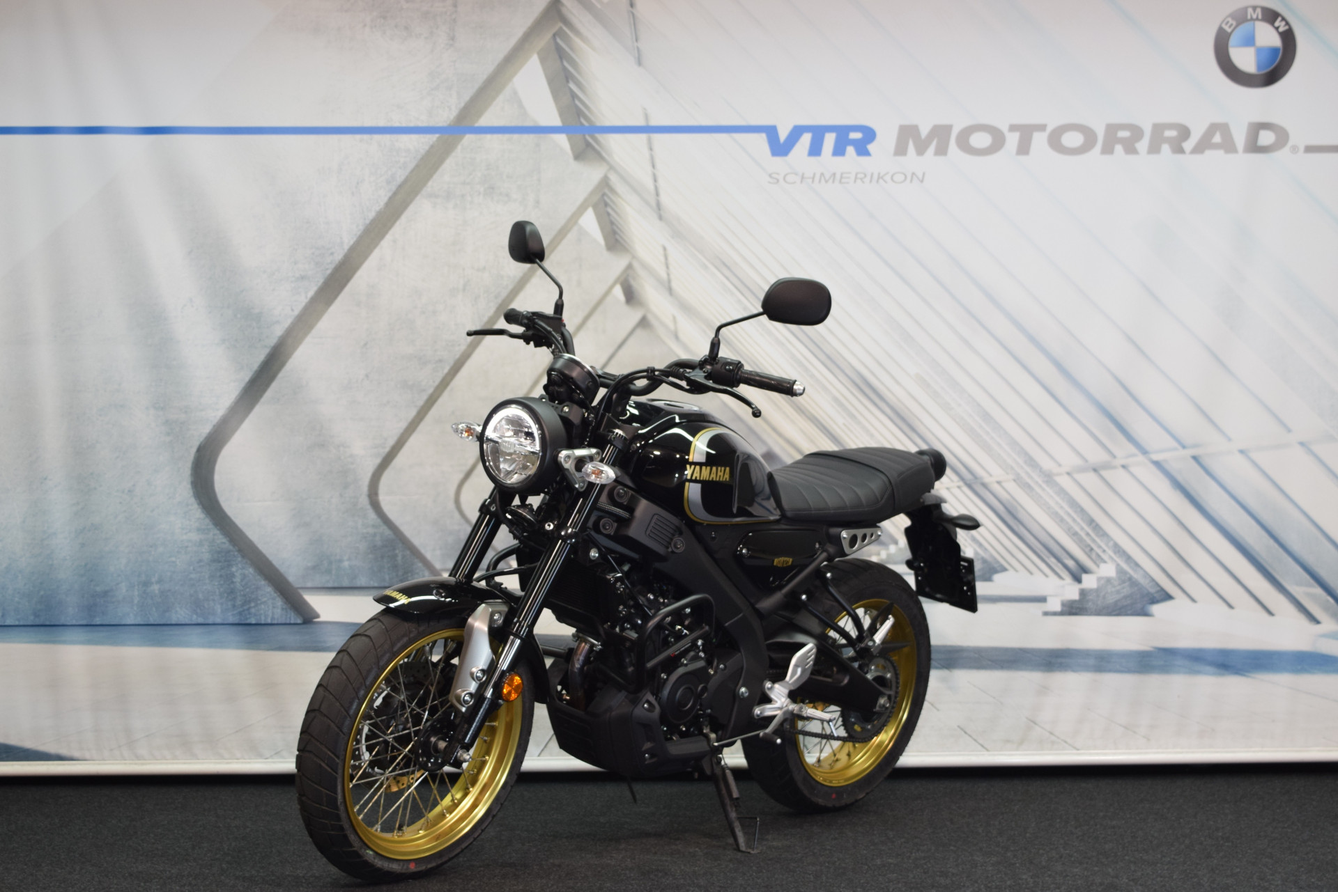 YAMAHA XSR 125 Legacy inkl. Akrapovic-image-5