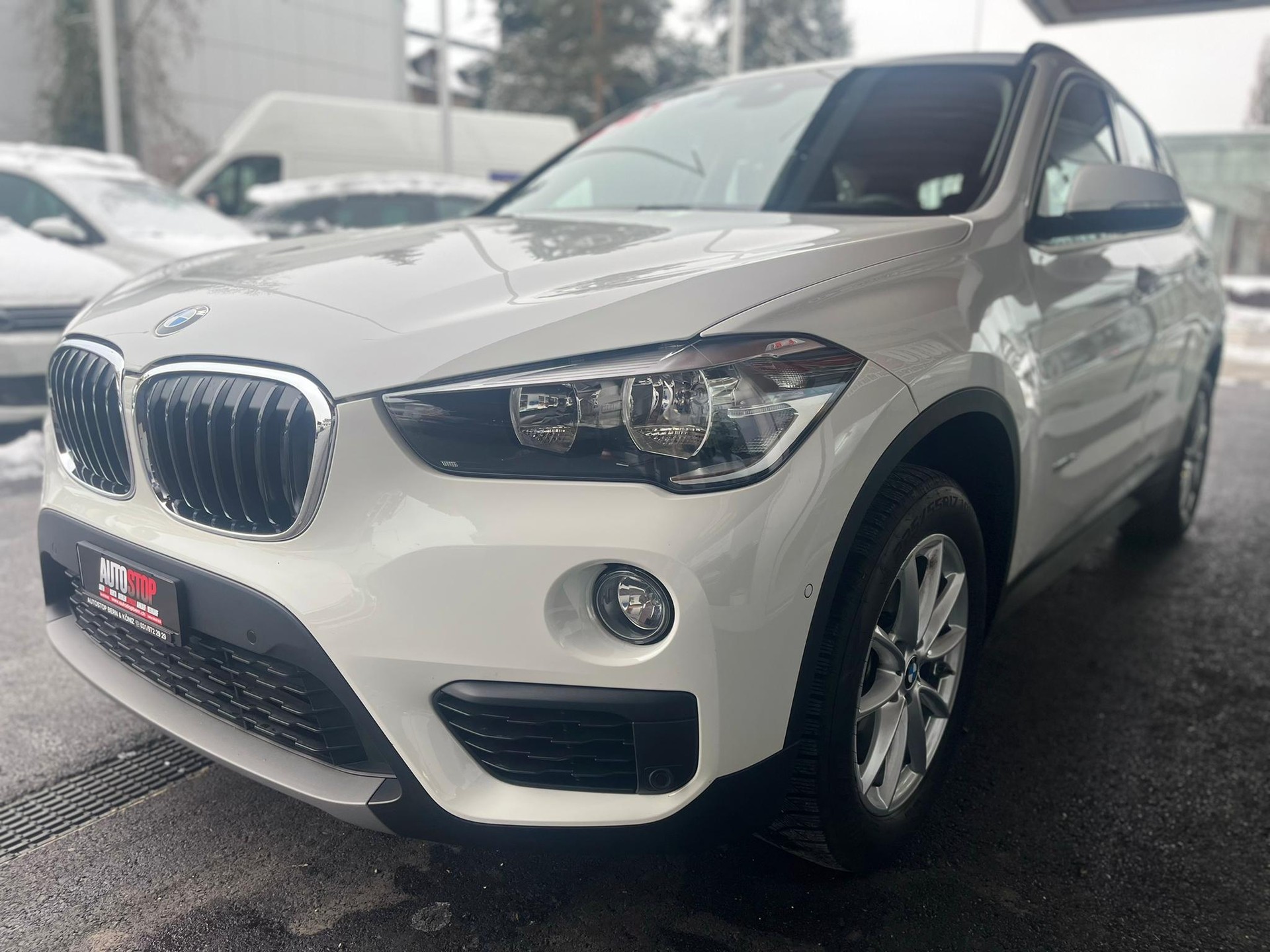 BMW X1 xDrive 18d Steptronic-showroom-element-2