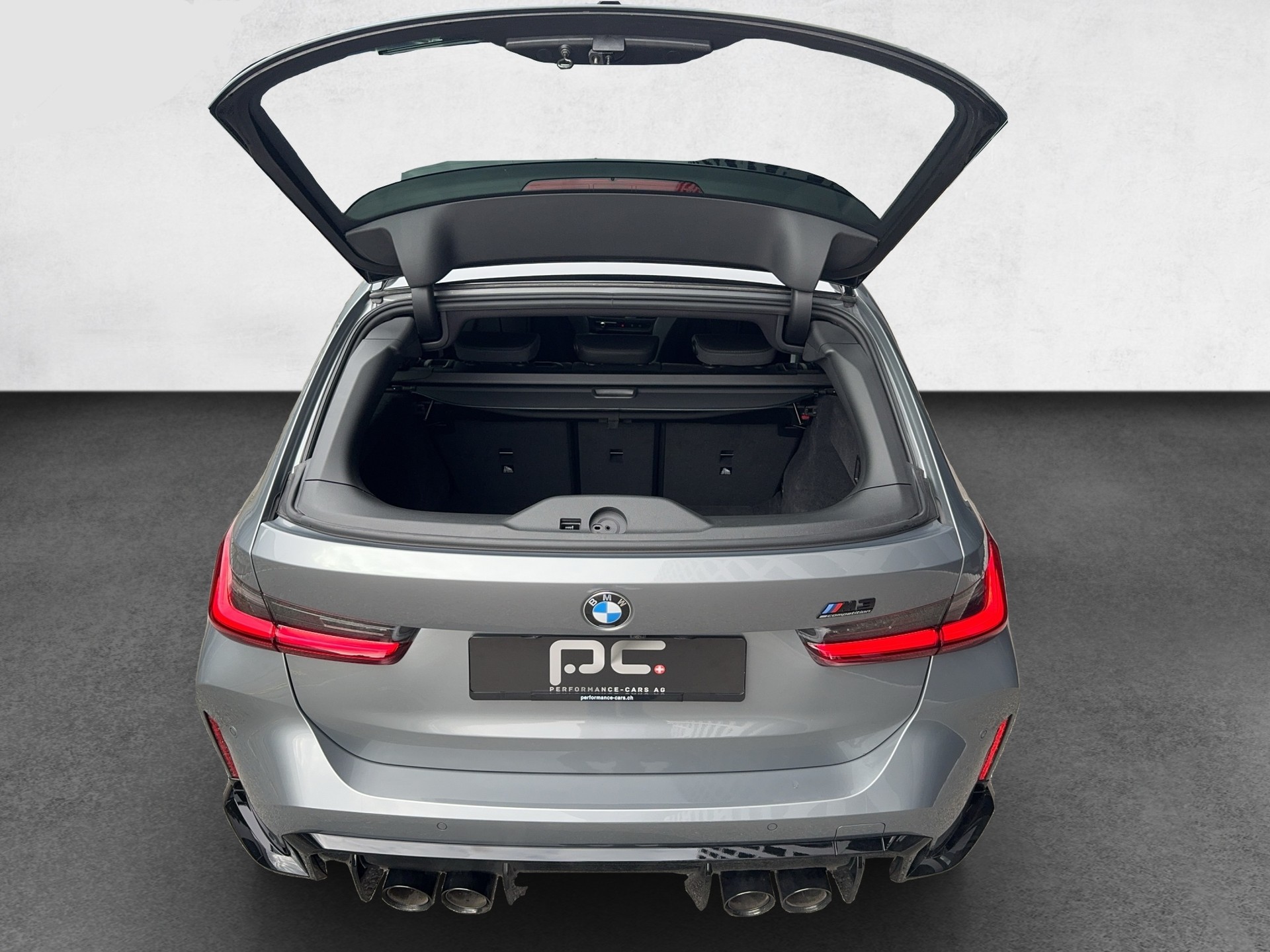 BMW M3 Touring xDrive Competition M-image-12