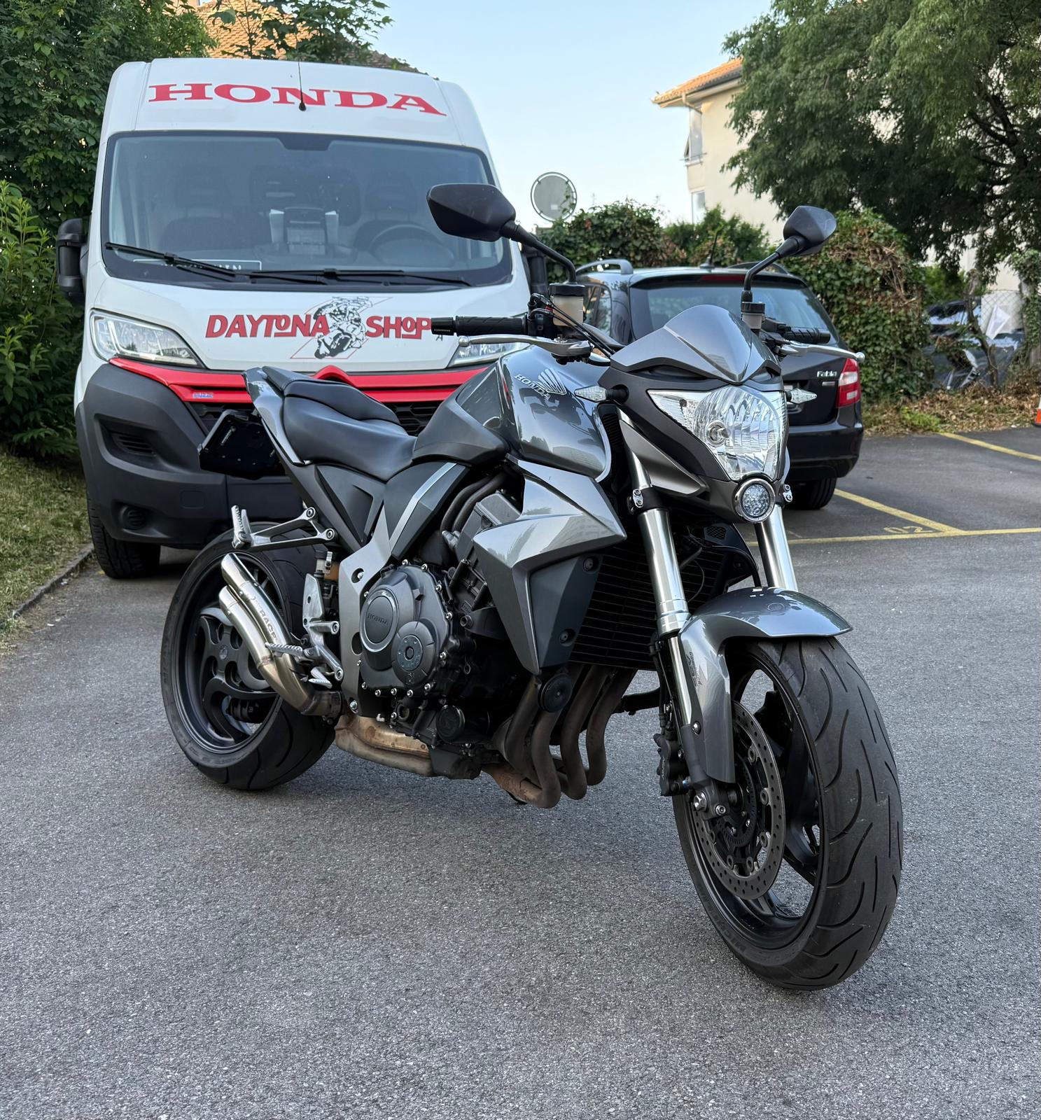 HONDA CB 1000 R ABS-image-1