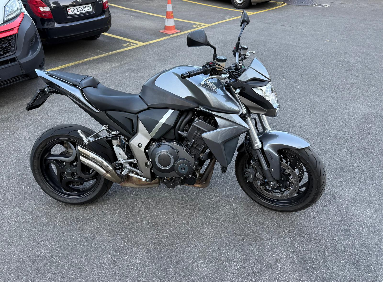 HONDA CB 1000 R ABS-image-3