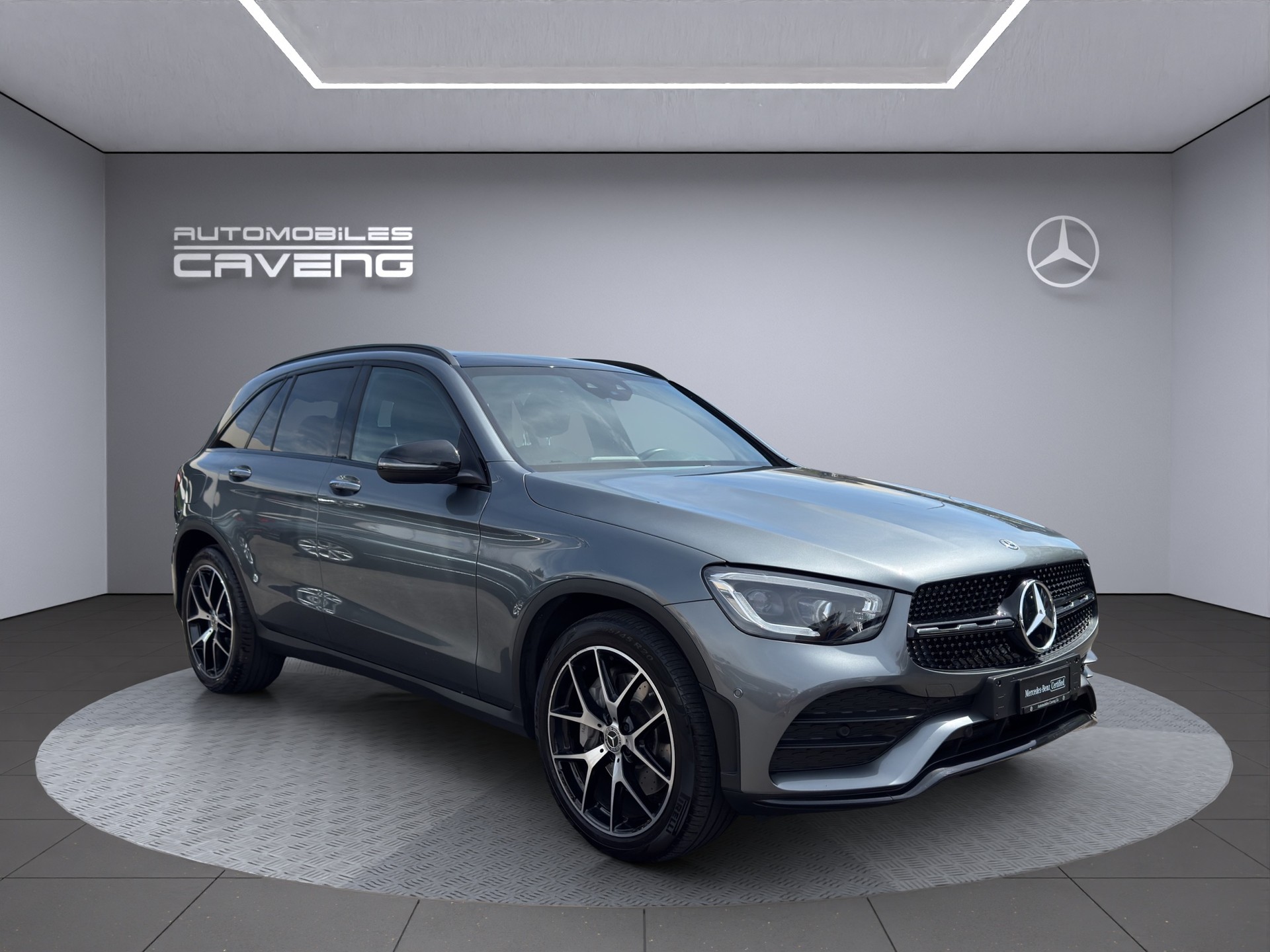 MERCEDES-BENZ GLC 300 AMG Line 4Matic 9G-Tronic-image-6