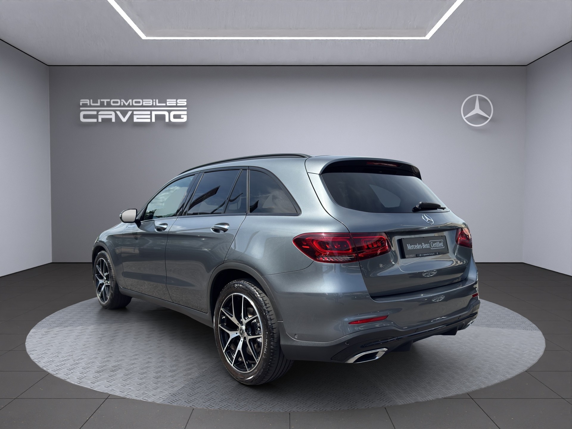 MERCEDES-BENZ GLC 300 AMG Line 4Matic 9G-Tronic-showroom-element-2