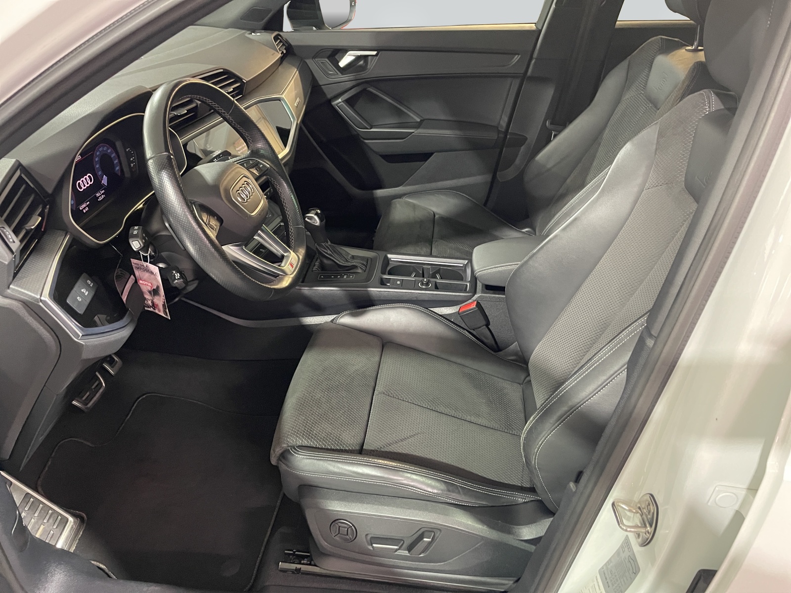 AUDI Q3 35 TDI S line Attraction quattro S-tronic-image-4