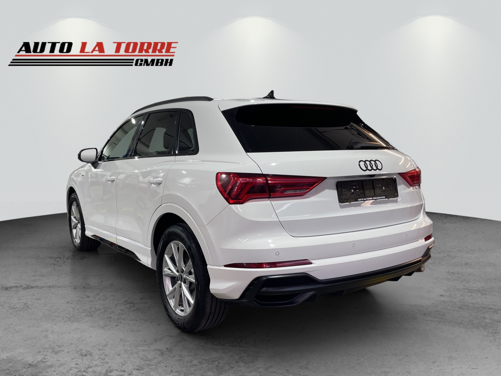 AUDI Q3 35 TDI S line Attraction quattro S-tronic-image-1