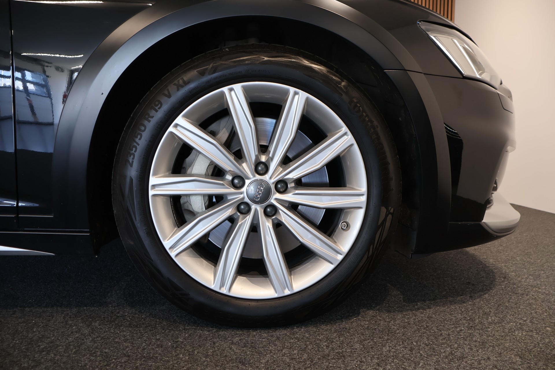 AUDI A6 allroad 55 TFSI quattro S-tronic-image-30