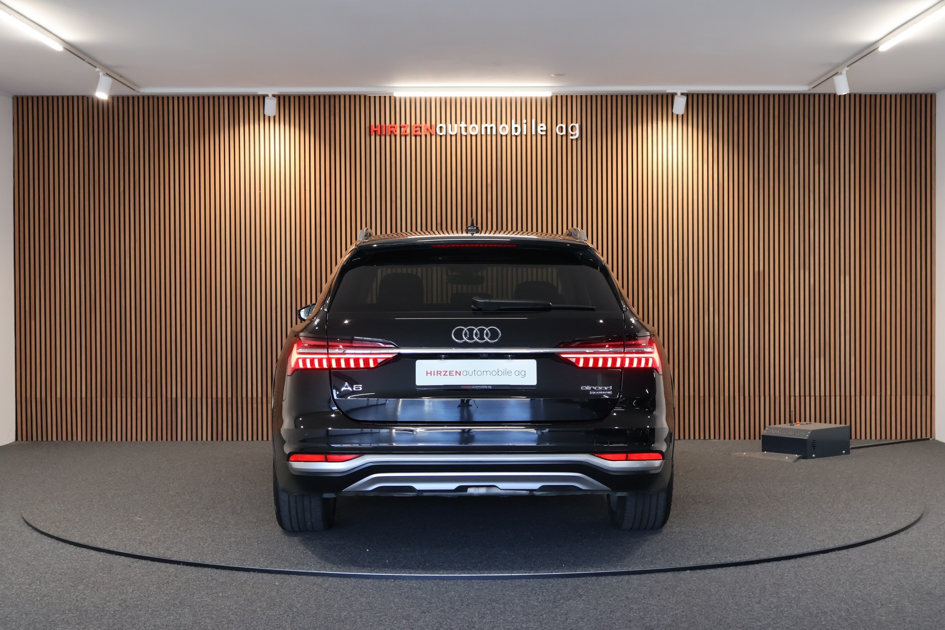AUDI A6 allroad 55 TFSI quattro S-tronic-showroom-element-3