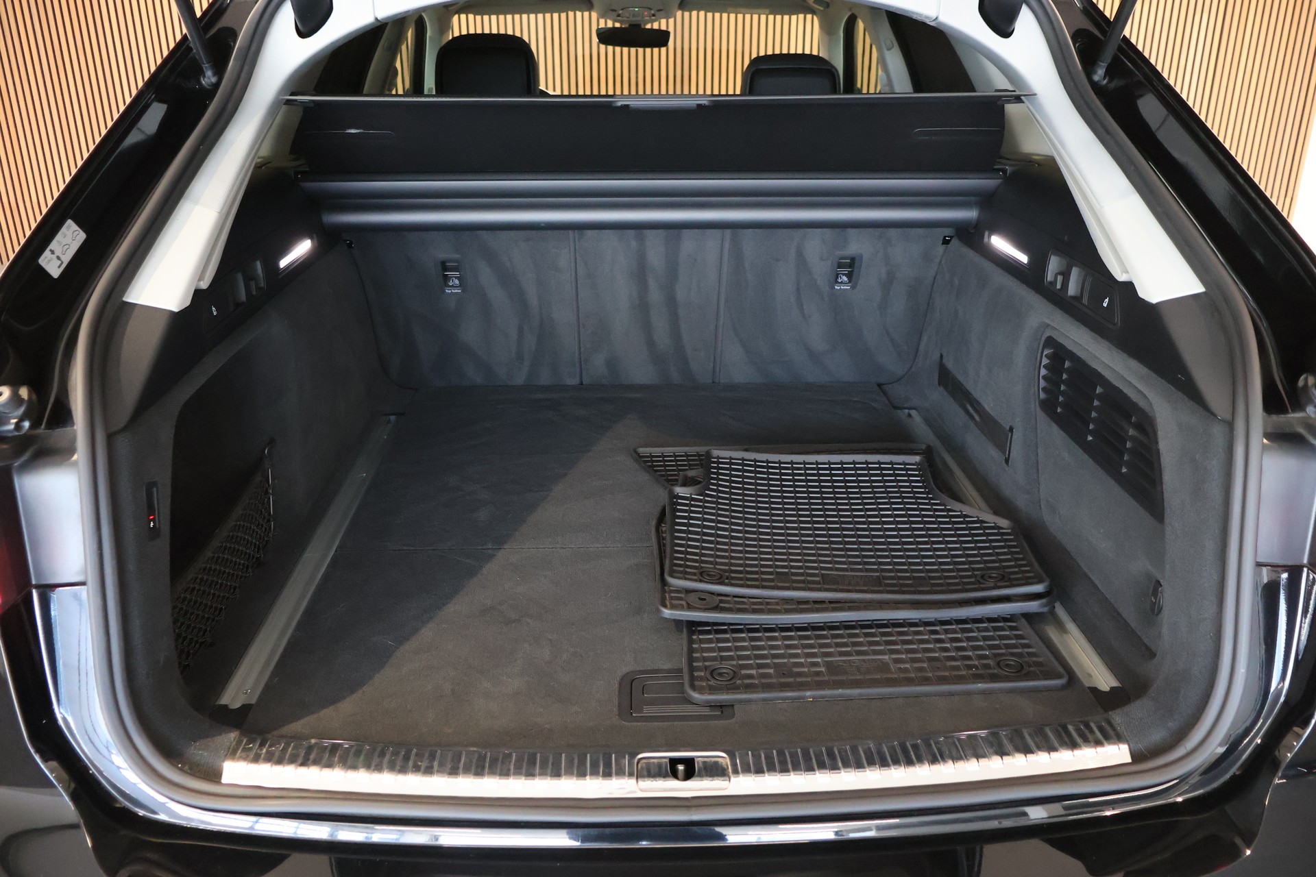 AUDI A6 allroad 55 TFSI quattro S-tronic-image-12