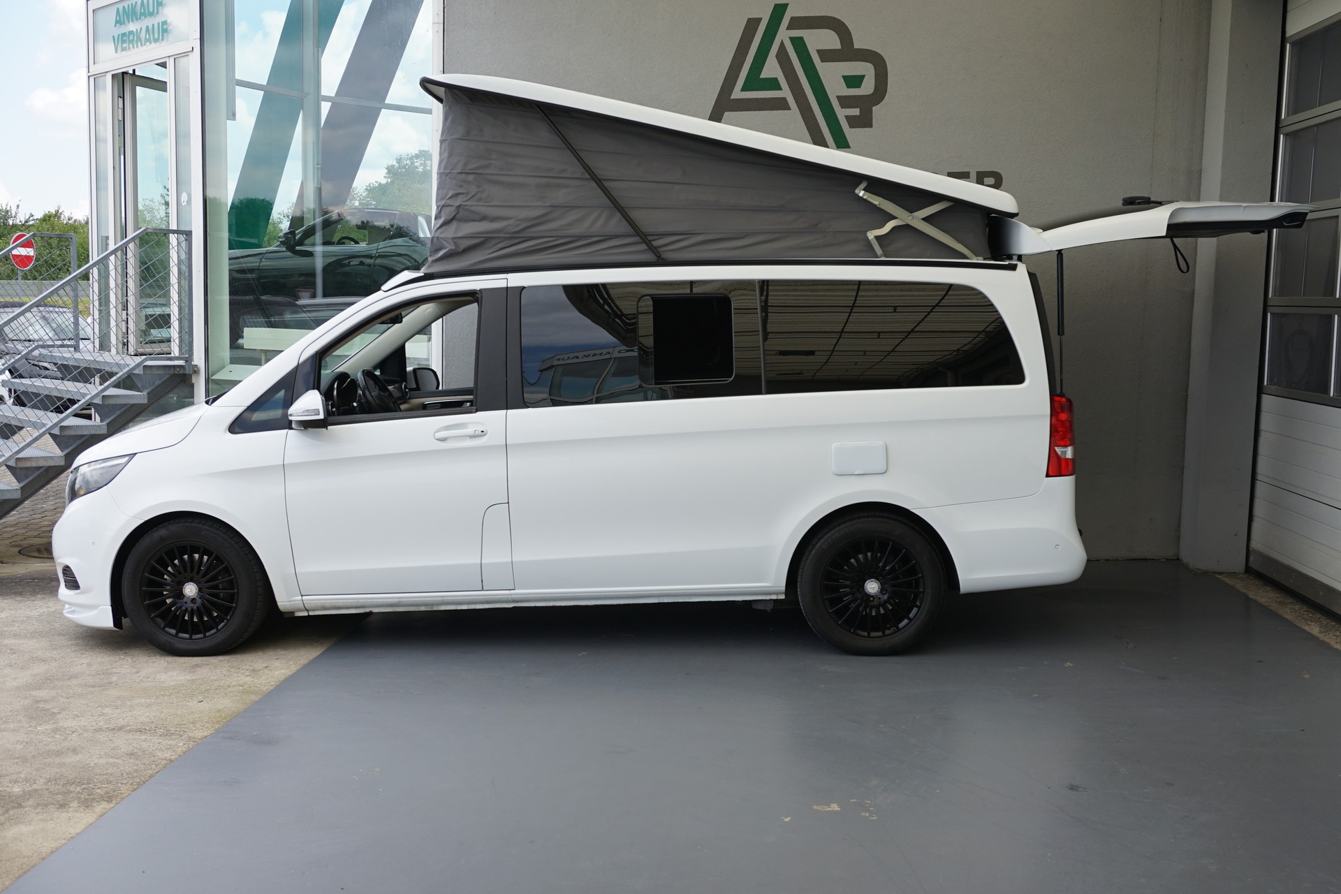 MERCEDES-BENZ Marco Polo 250 d Automat 190PS Sport Paket-showroom-element-1