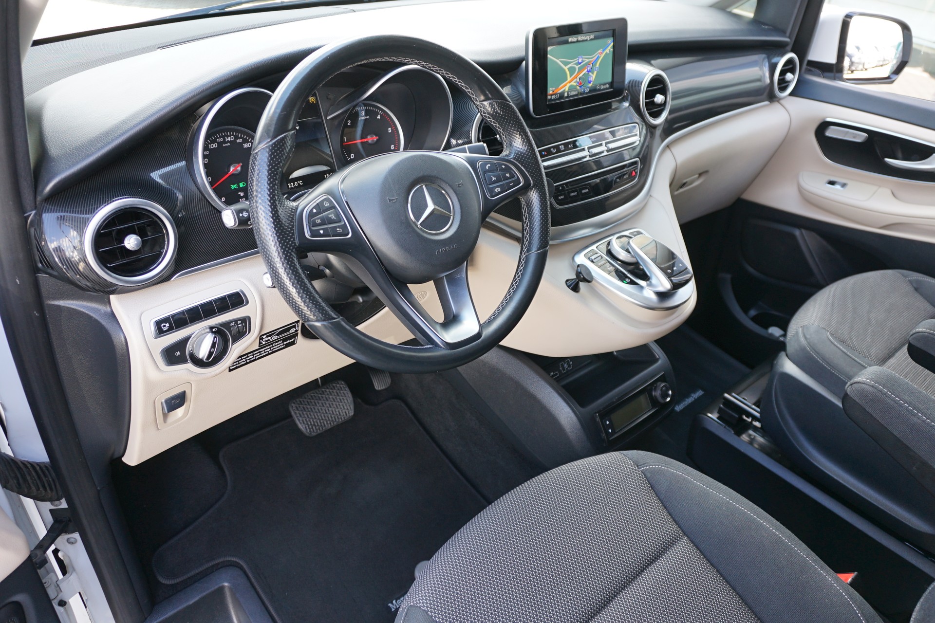 MERCEDES-BENZ Marco Polo 250 d Automat 190PS Sport Paket-image-27