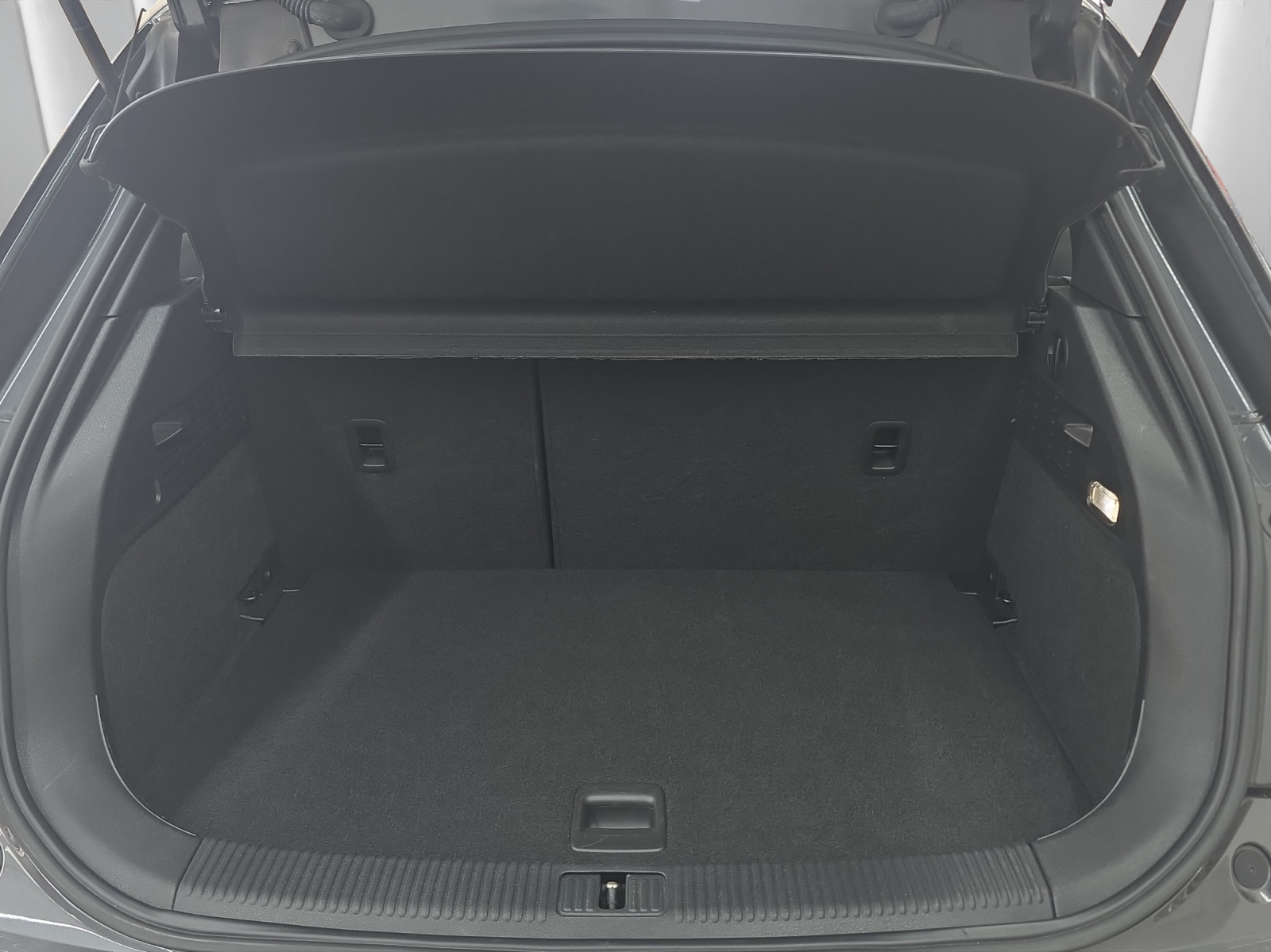 AUDI S1 Sportback 2.0 TFSI quattro-image-13