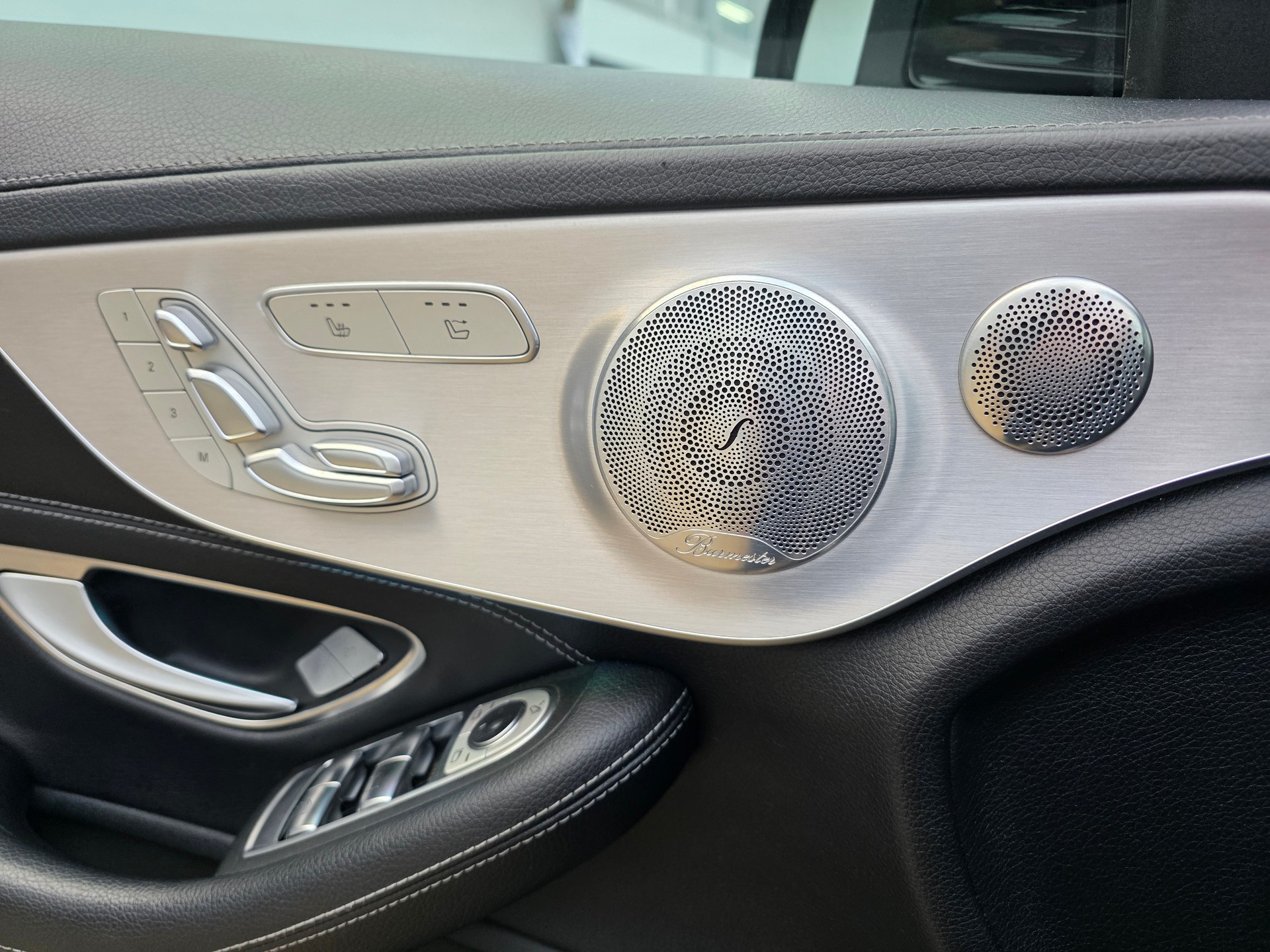 MERCEDES-BENZ C 43 Cabriolet AMG 4Matic 9G-Tronic-image-18