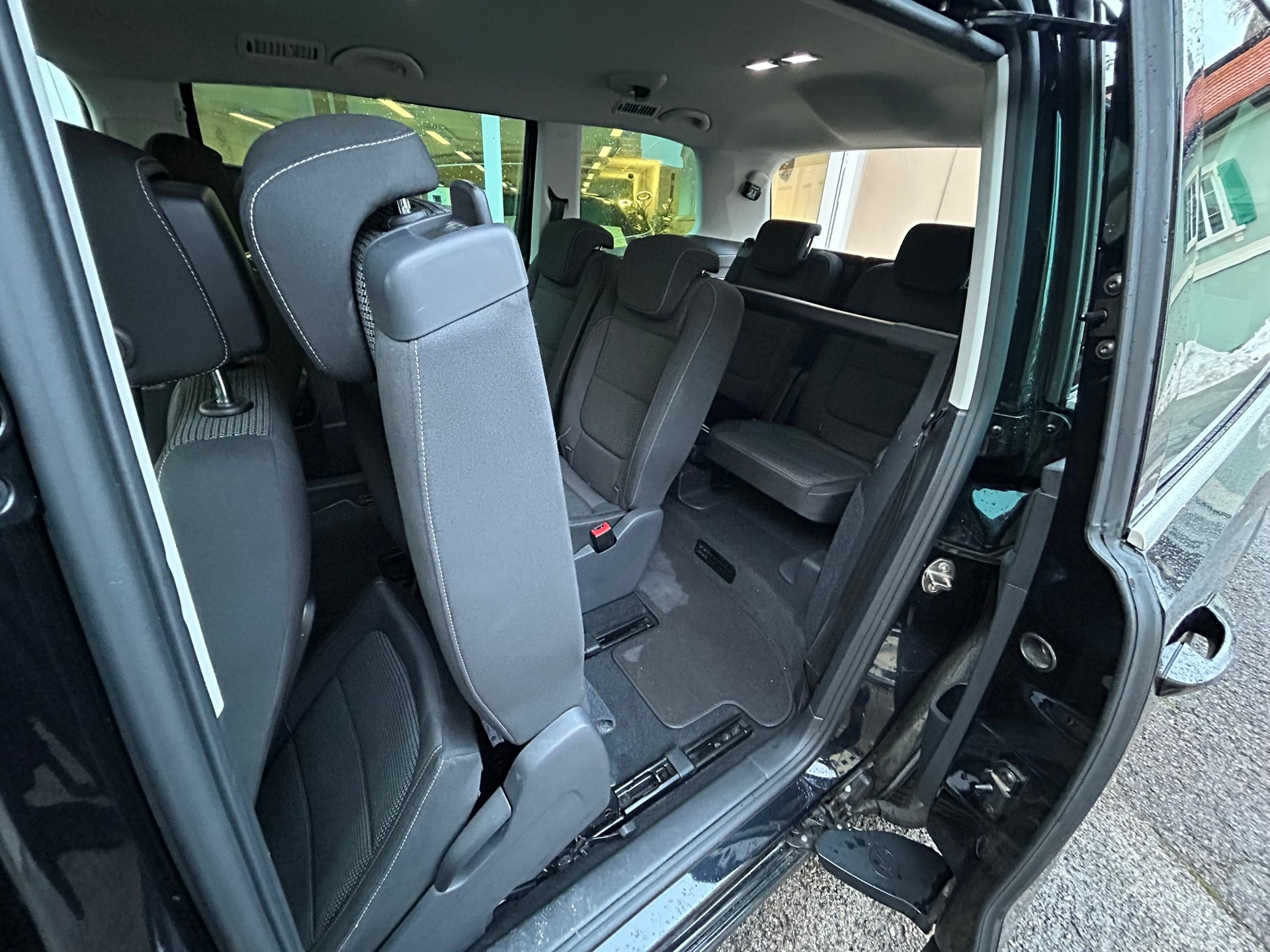 VW Sharan 2.0 TDI Comfortline DSG-image-8