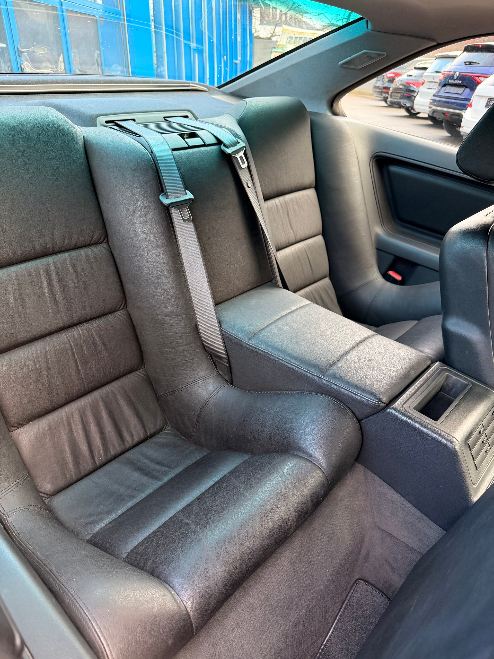 BMW 850i A-image-11