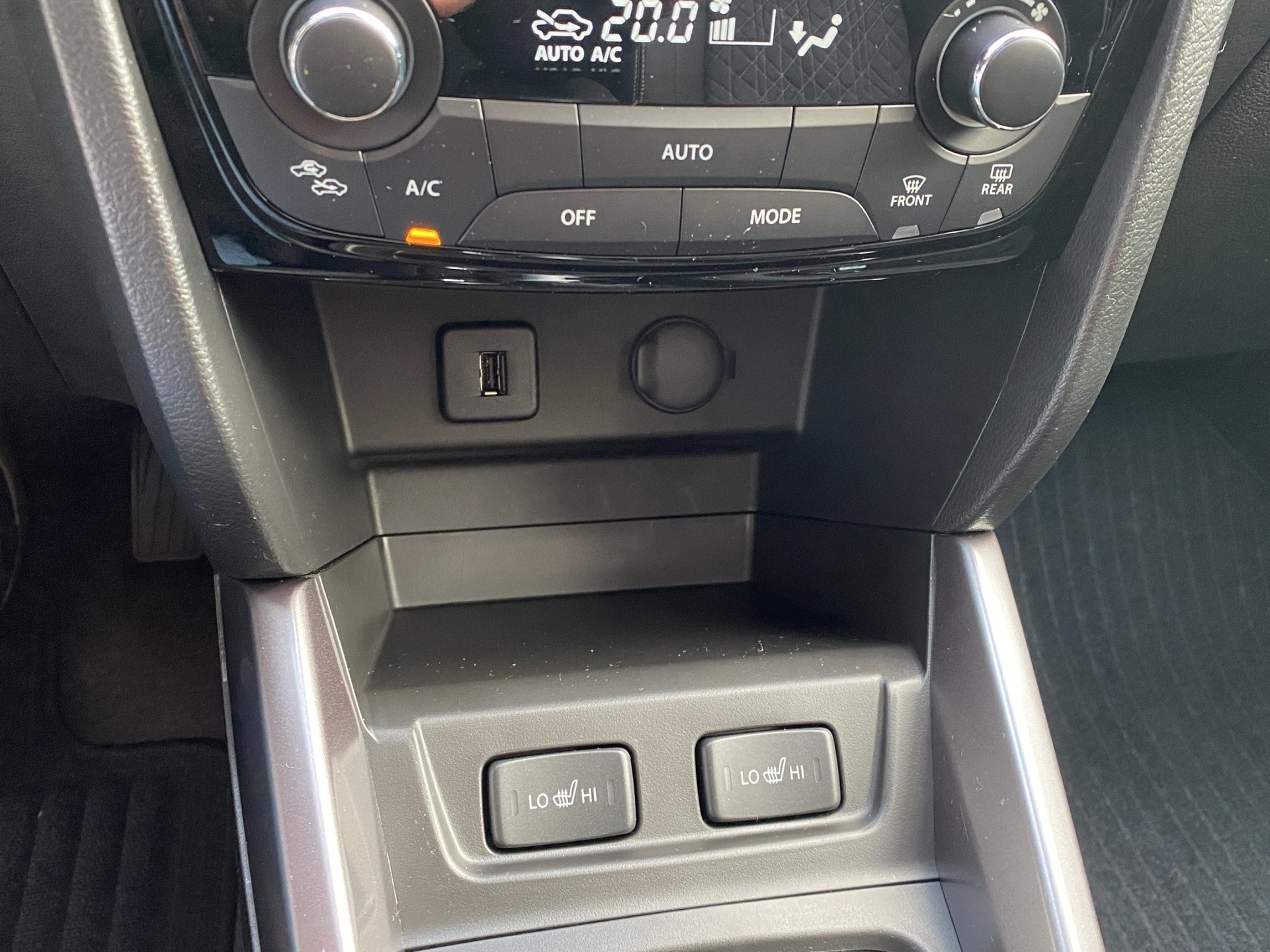 SUZUKI Vitara 1.4 Boosterjet Compact Top 4x4 Hybrid Automatic-image-13