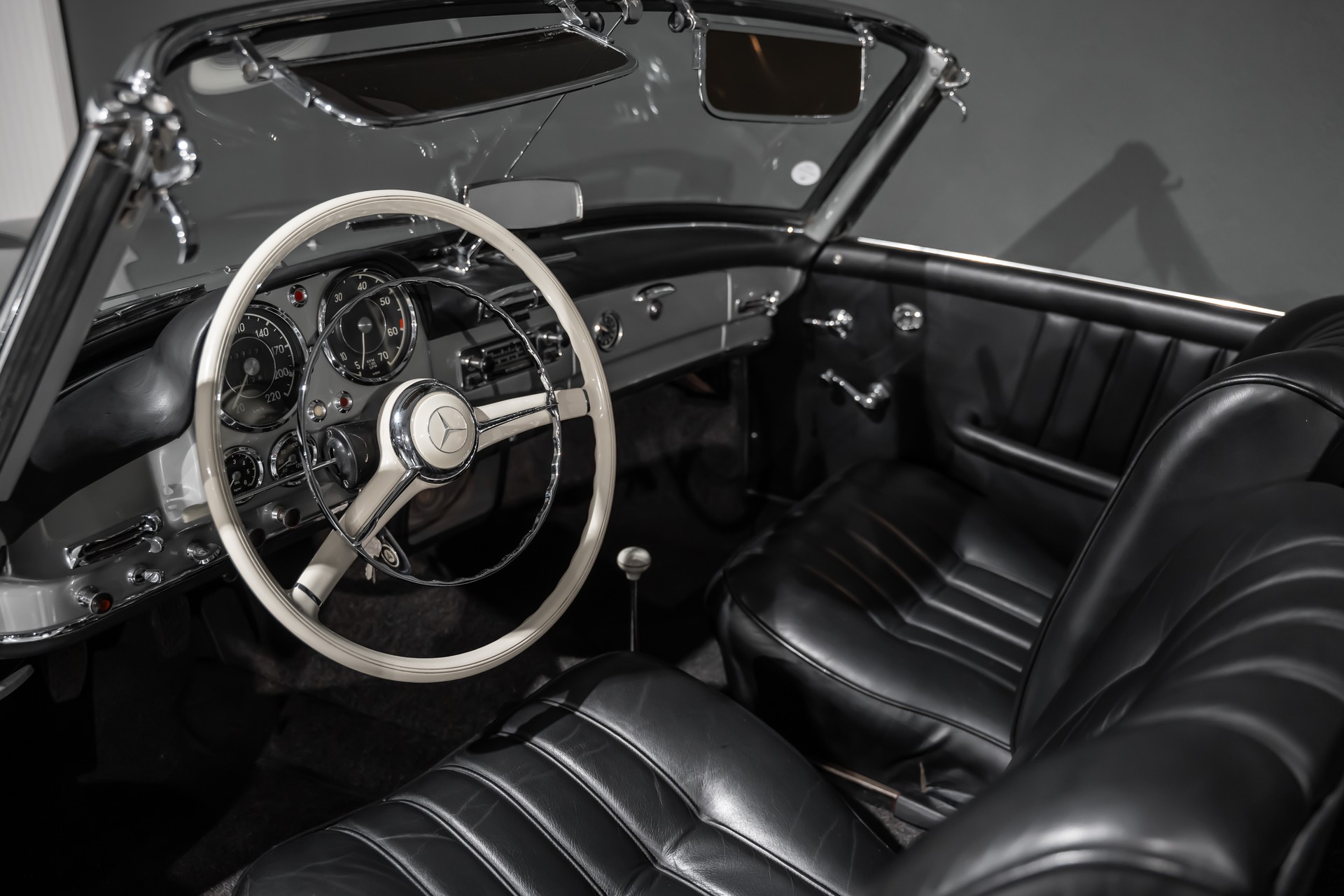 MERCEDES-BENZ 190 SL-image-14