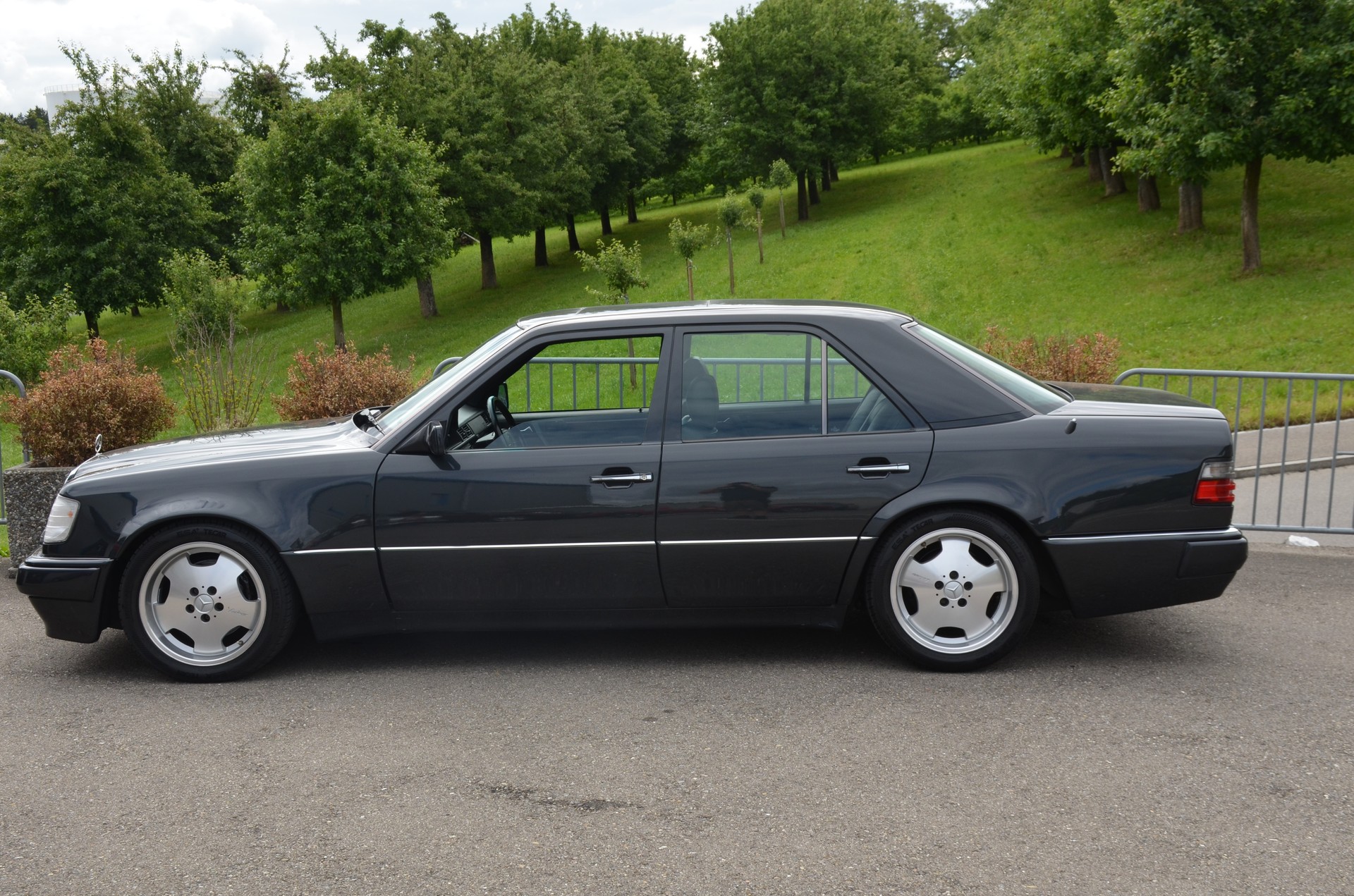 MERCEDES-BENZ 500 E Automatic-image-4