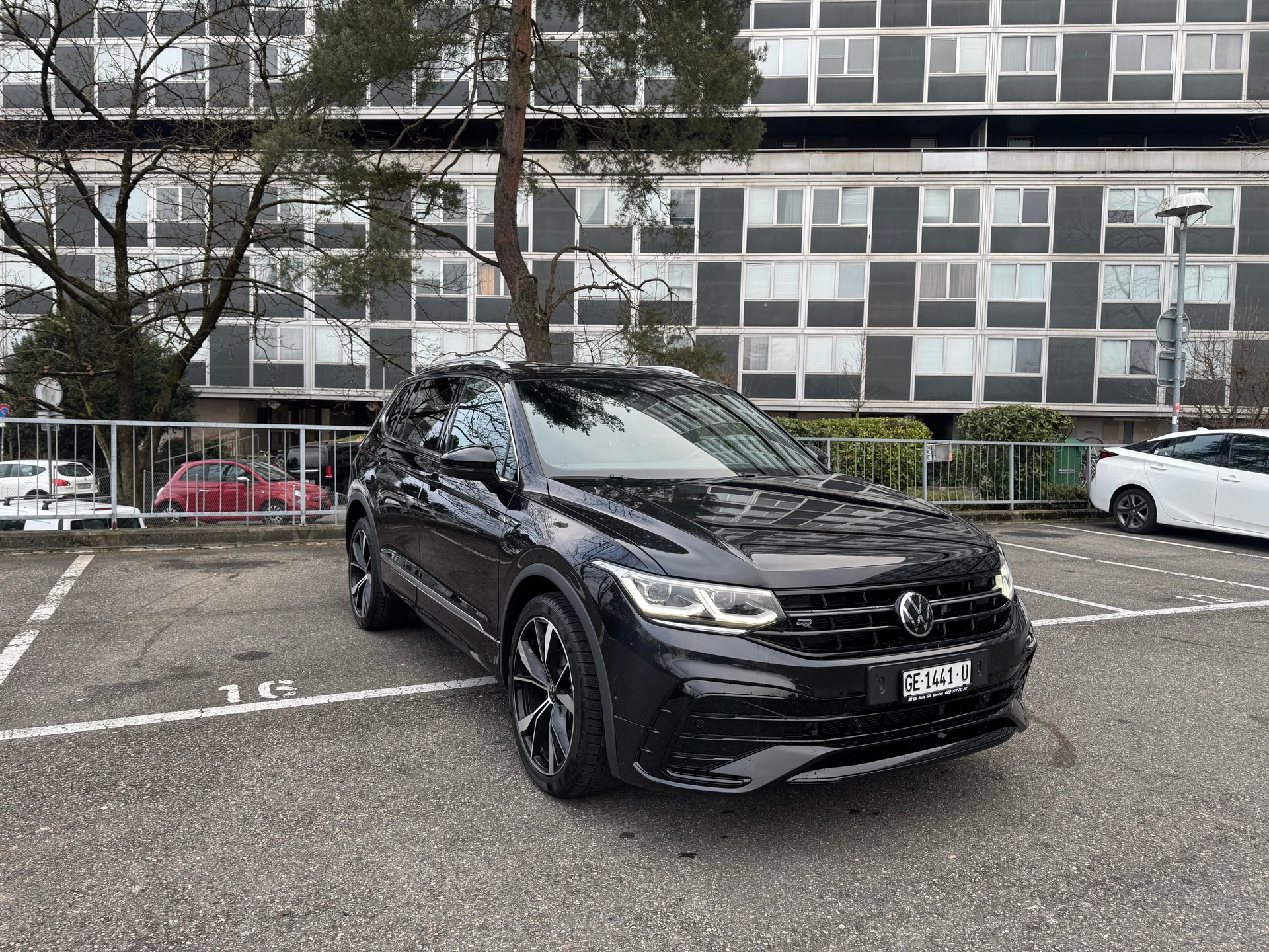 VW Tiguan Allspace 2.0 TDI SCR R-Line 4Motion DSG-image-4