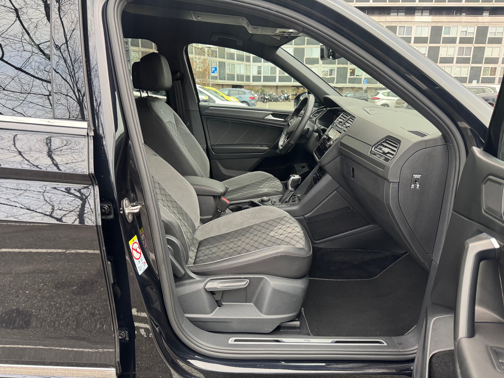 VW Tiguan Allspace 2.0 TDI SCR R-Line 4Motion DSG-image-13