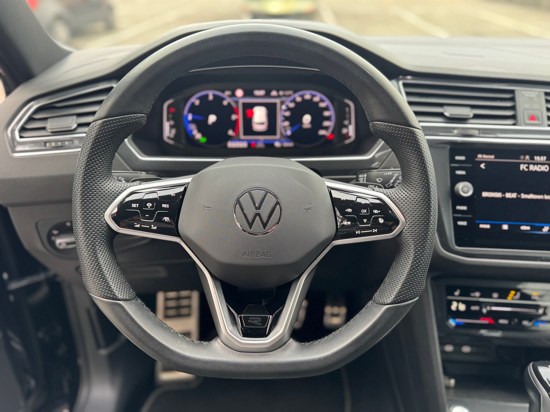 VW Tiguan Allspace 2.0 TDI SCR R-Line 4Motion DSG-image-14
