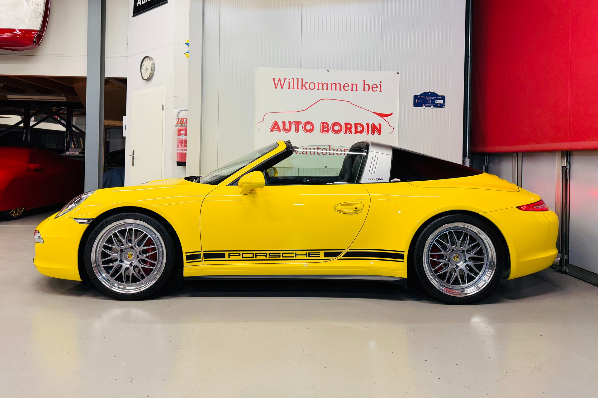 PORSCHE 911 991.1 3.8 Targa 4S PDK „Racinggelb One of One“-image-2