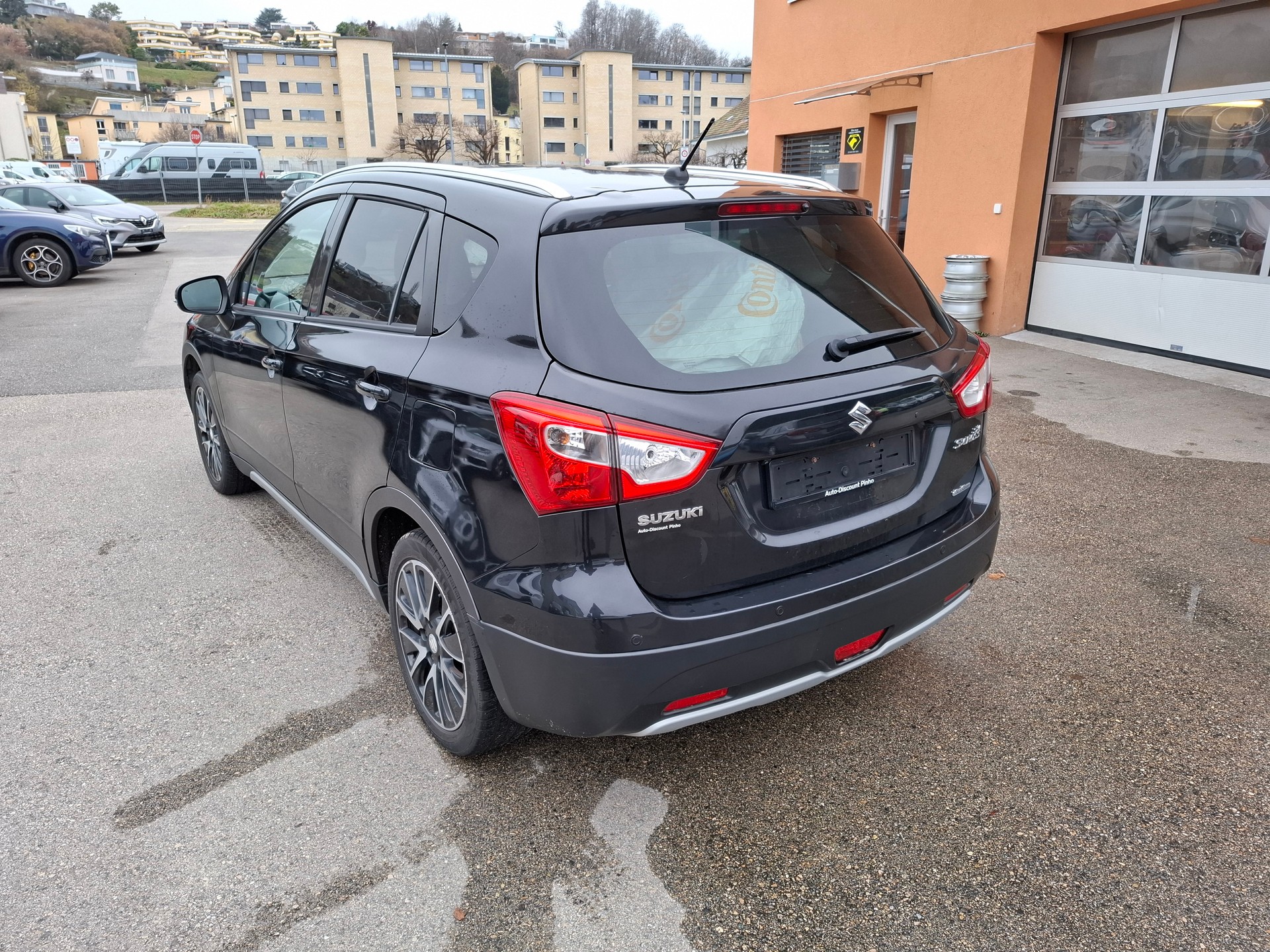 SUZUKI SX4 S-Cross 1.6 TD Sergio Cellano Top 4WD-image-3