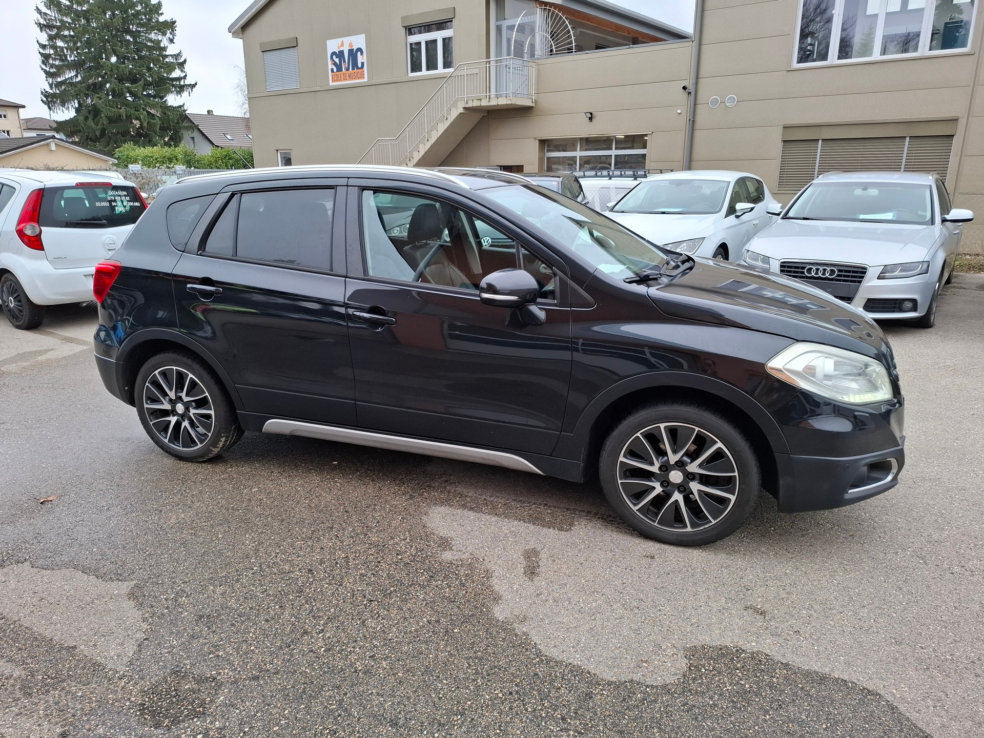 SUZUKI SX4 S-Cross 1.6 TD Sergio Cellano Top 4WD-image-5
