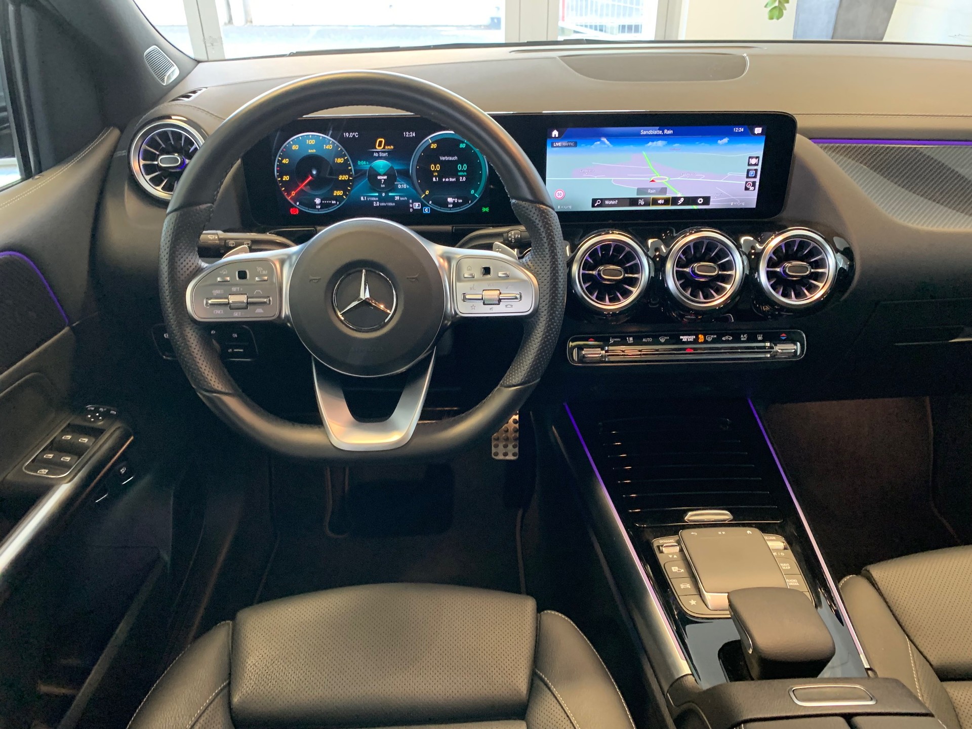 MERCEDES-BENZ B 250 e AMG Line 8G-DCT-image-11