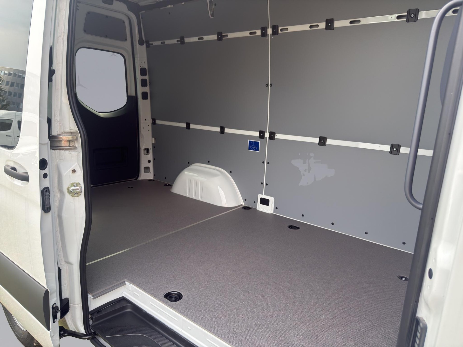 MERCEDES-BENZ Sprinter 317 Kaw. 3665 S 2.0 CDI 170 Pro-image-9