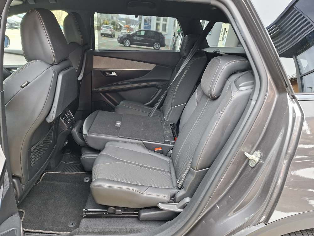 PEUGEOT 5008 1.2 PureTech GT-image-12