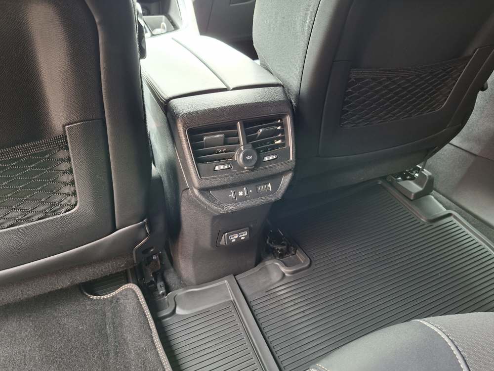 PEUGEOT 5008 1.2 PureTech GT-image-13