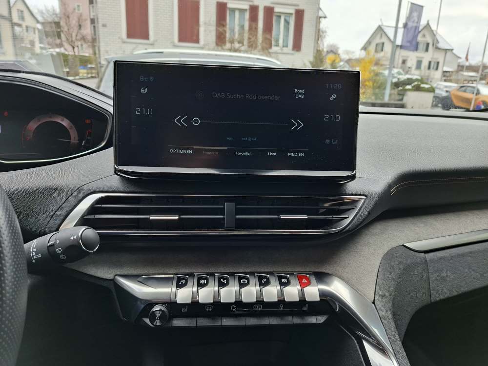 PEUGEOT 5008 1.2 PureTech GT-image-20