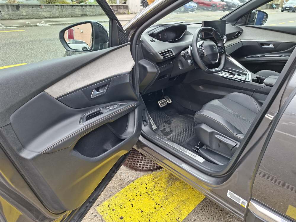 PEUGEOT 5008 1.2 PureTech GT-image-9