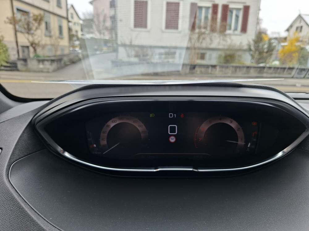 PEUGEOT 5008 1.2 PureTech GT-image-19
