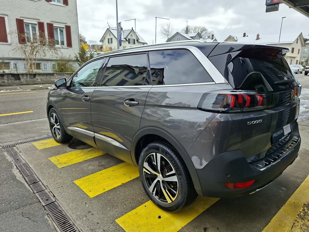 PEUGEOT 5008 1.2 PureTech GT-image-6