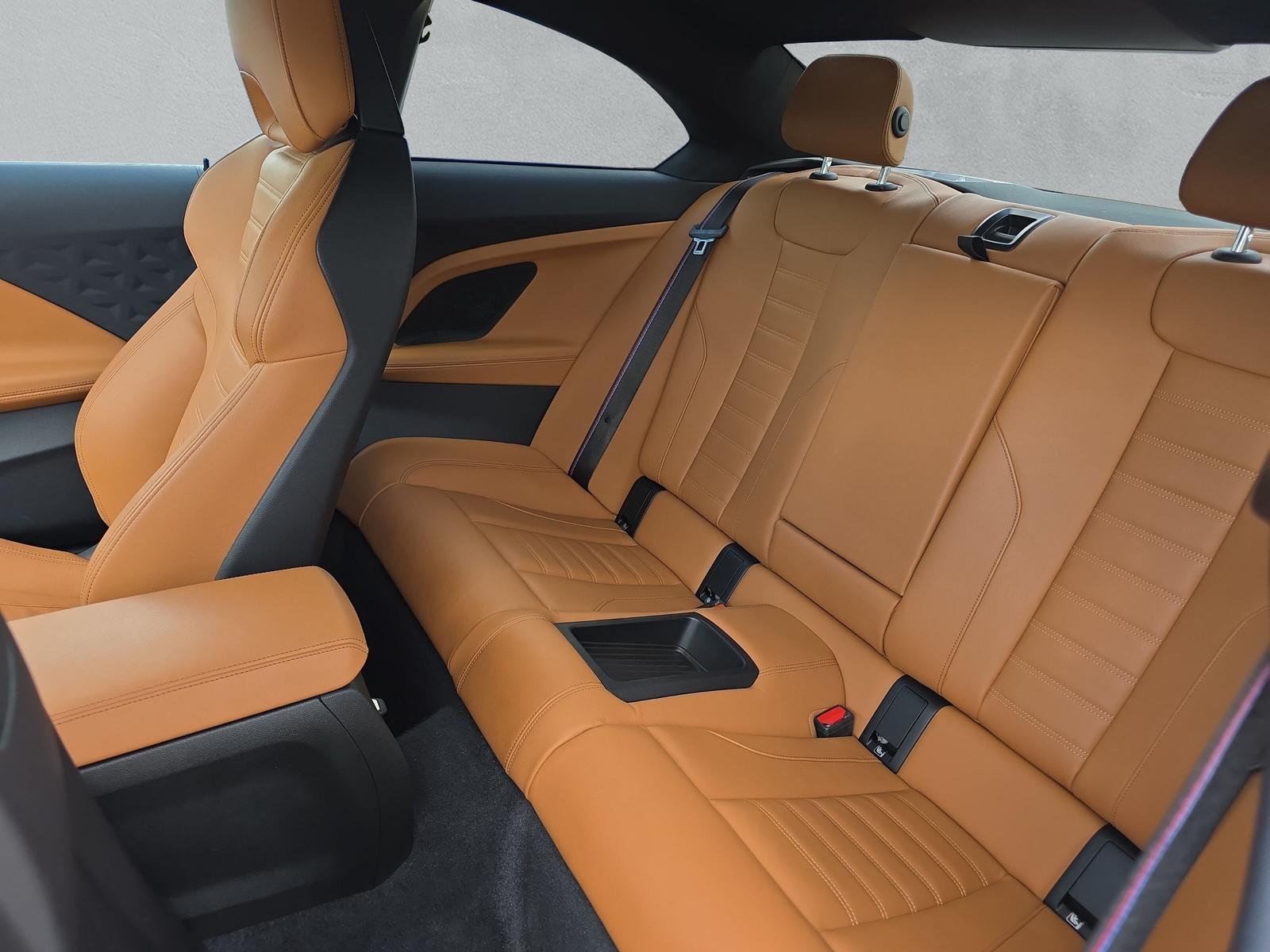 BMW M240i xDrive Coupé-image-11