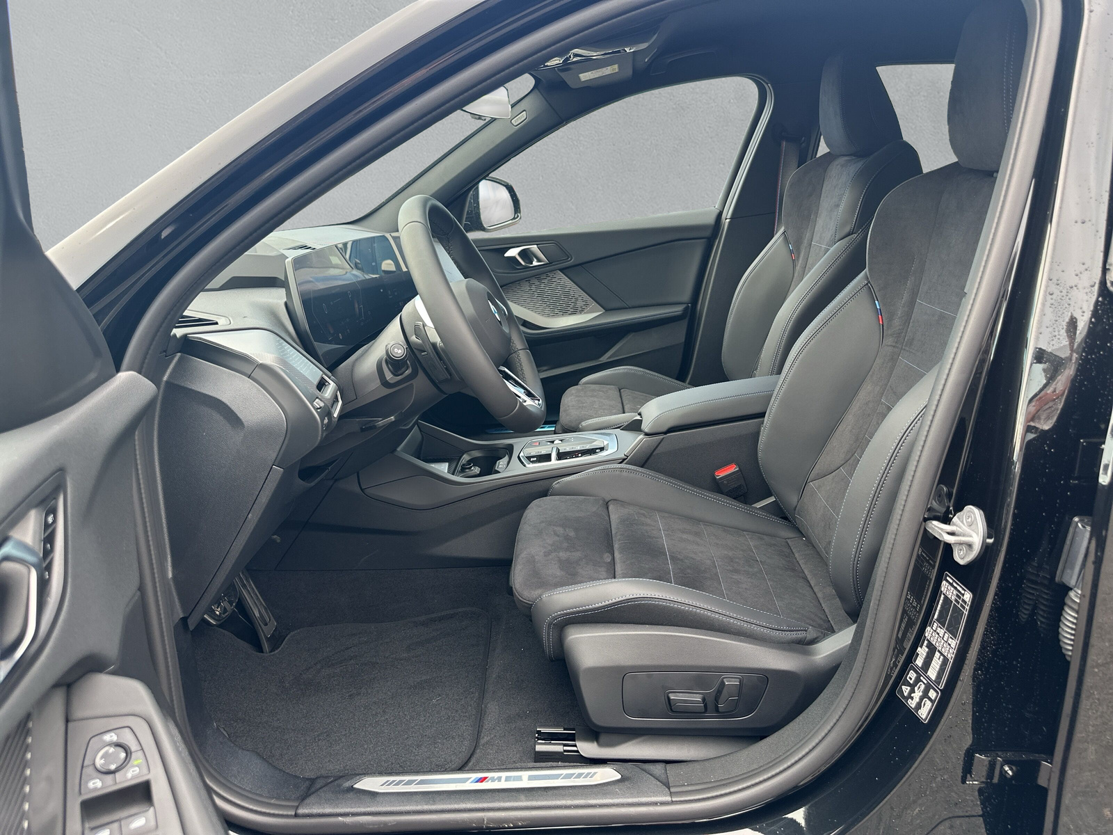 BMW 123 xDrive M Sport Pro Steptronic (CH) **Action de leasing à 0.9%**-image-11
