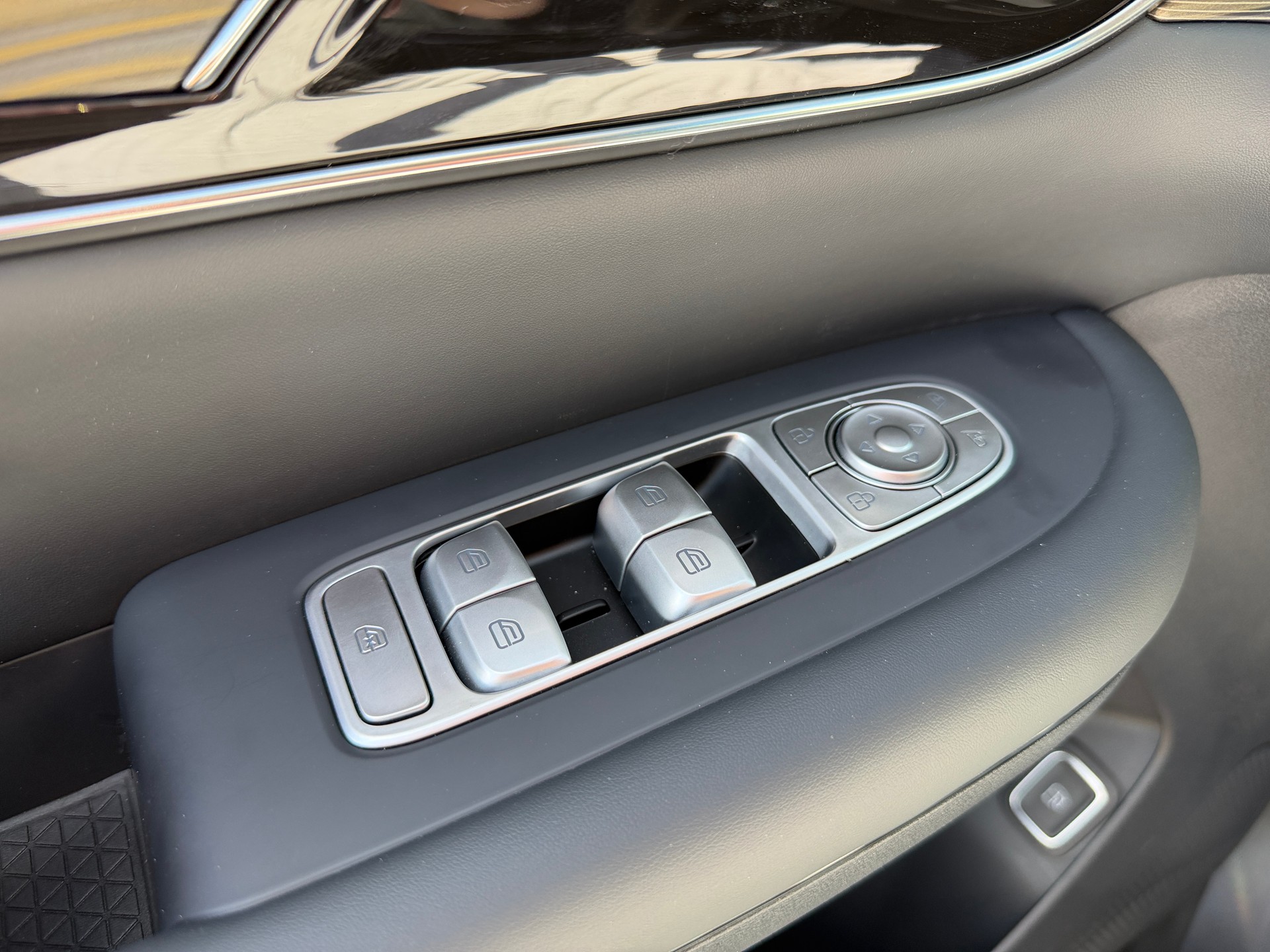 FORTHING 9 1.5T PHEV 7 Sitze Full Option Plugin-image-17