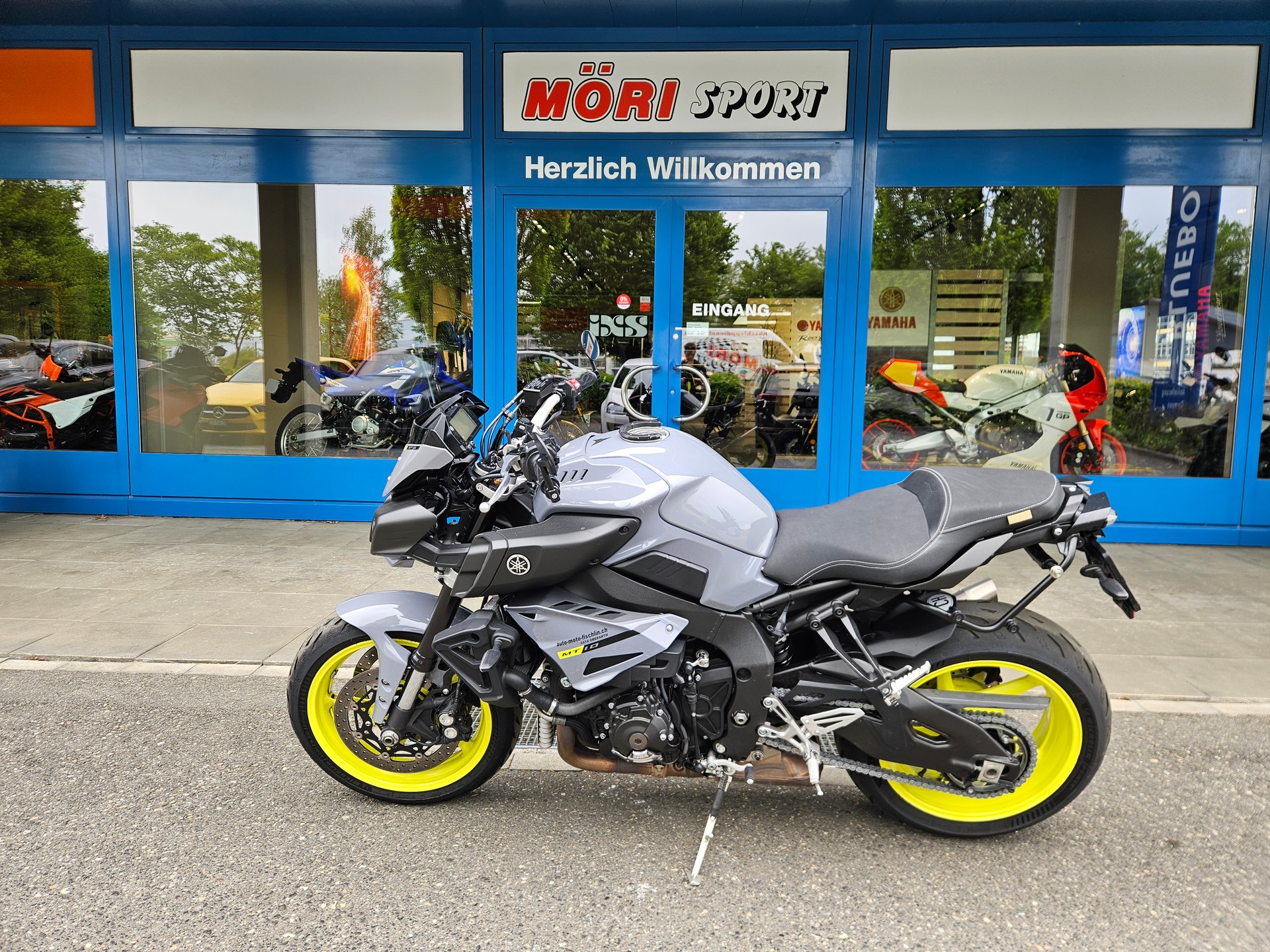 YAMAHA MT-10 ABS-showroom-element-3