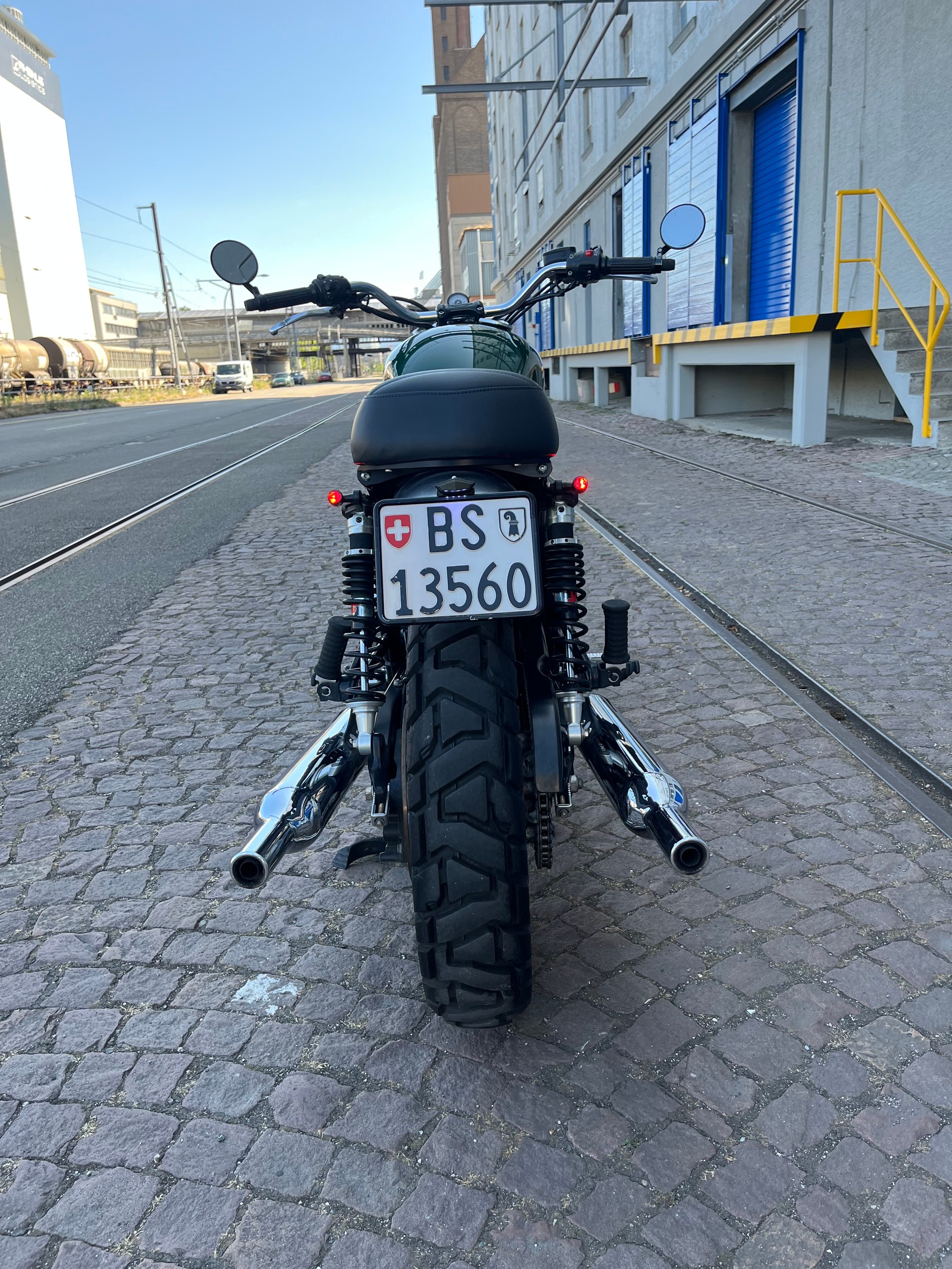 TRIUMPH Bonneville 900 i T 100-image-0