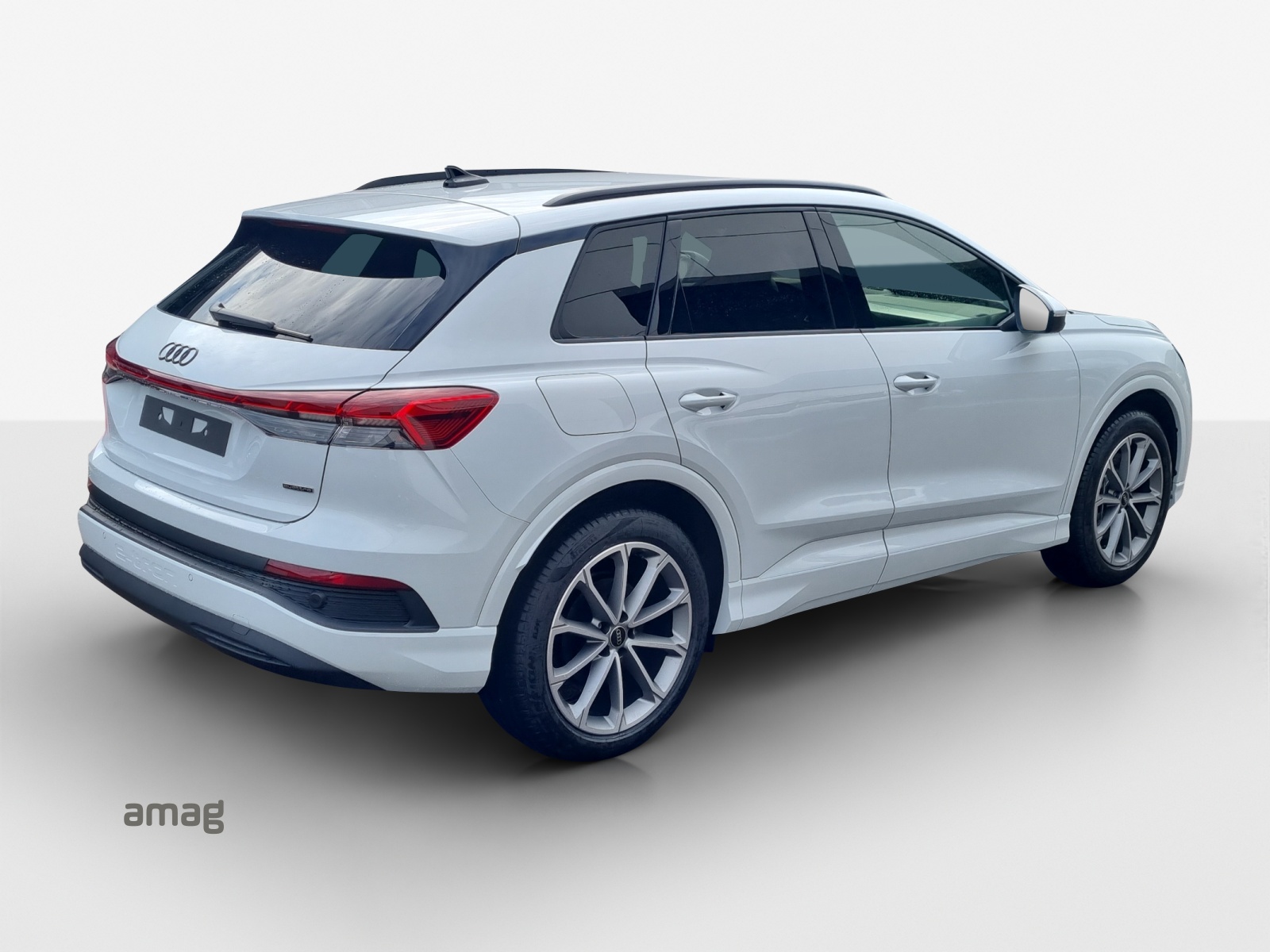 AUDI Q4 e-tron 45 Edition Swiss Ski quattro-showroom-element-3