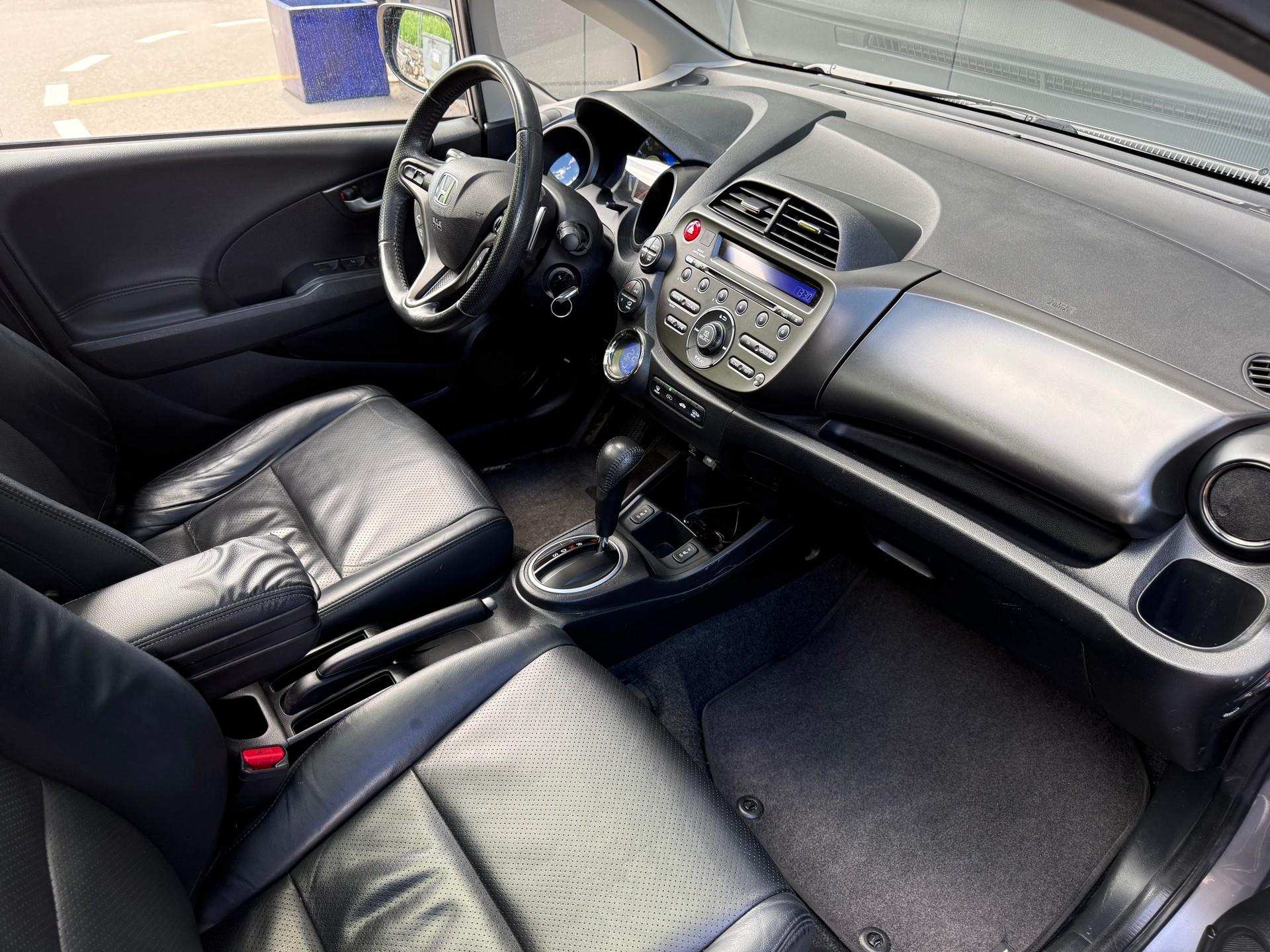 HONDA Jazz 1.3i Hybrid Exclusive CVT-image-14