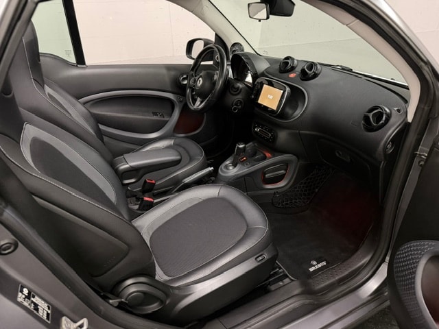 SMART fortwo Cabrio Brabus 109 twinmatic-image-19