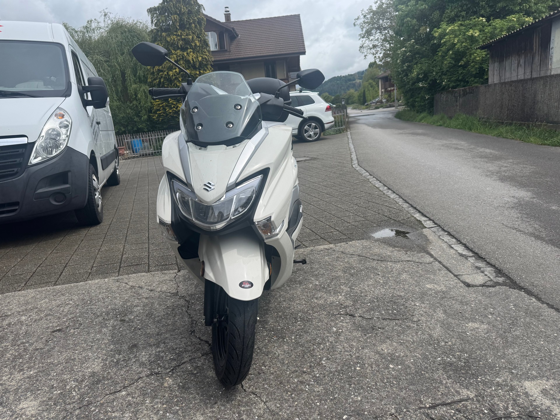 SUZUKI BURGMAN 125-image-1
