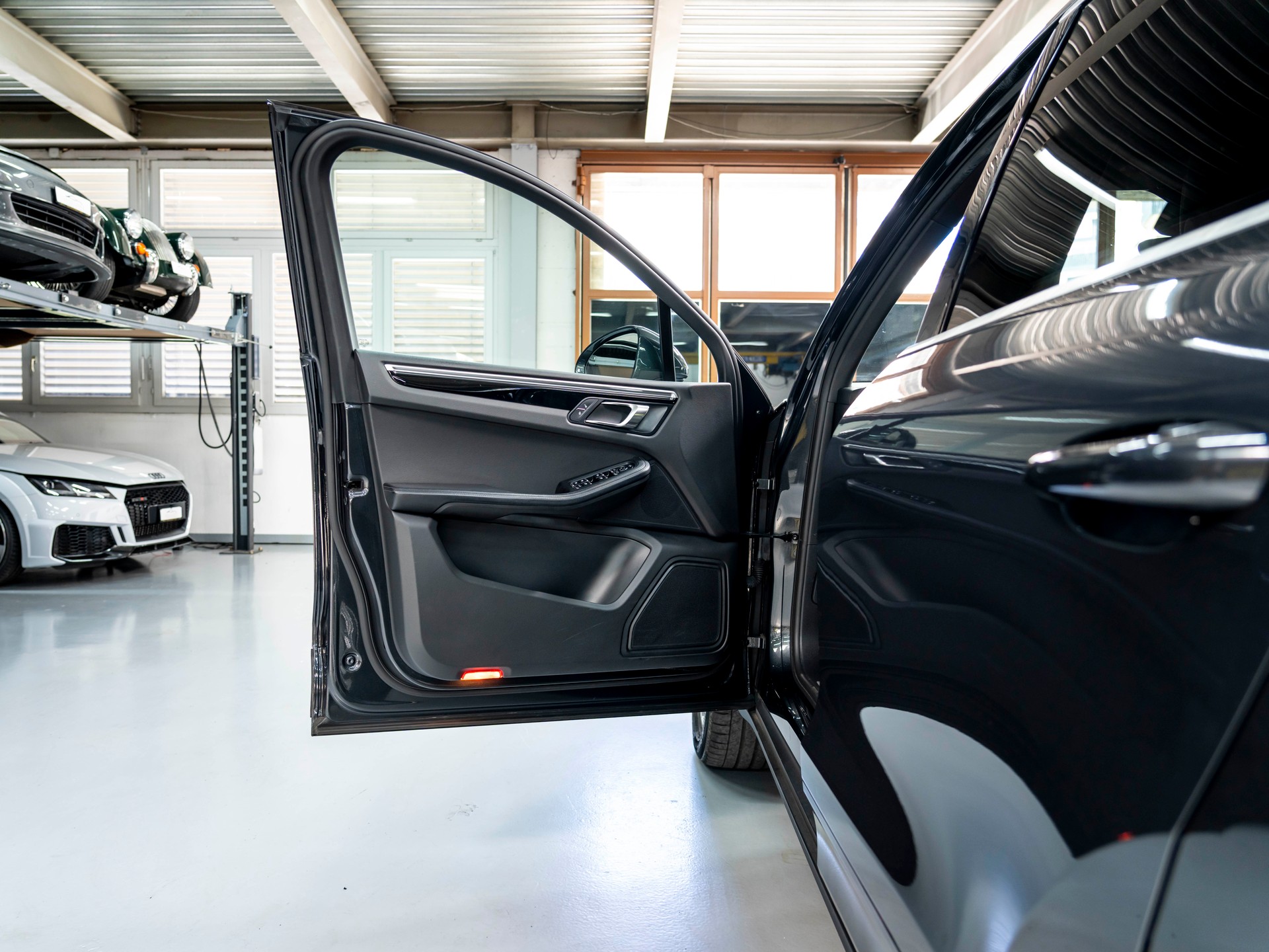 PORSCHE Macan S PDK-image-20