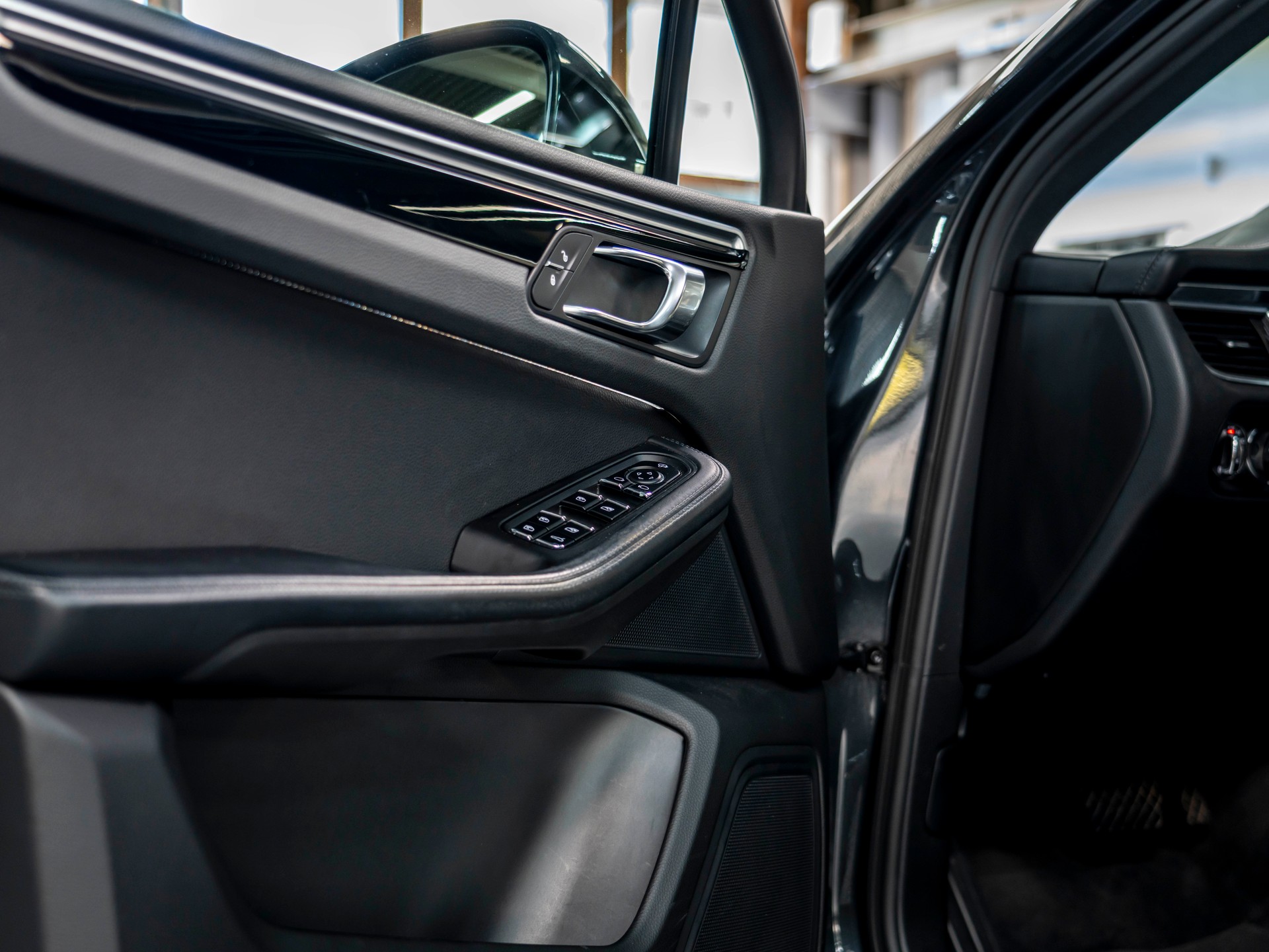 PORSCHE Macan S PDK-image-18