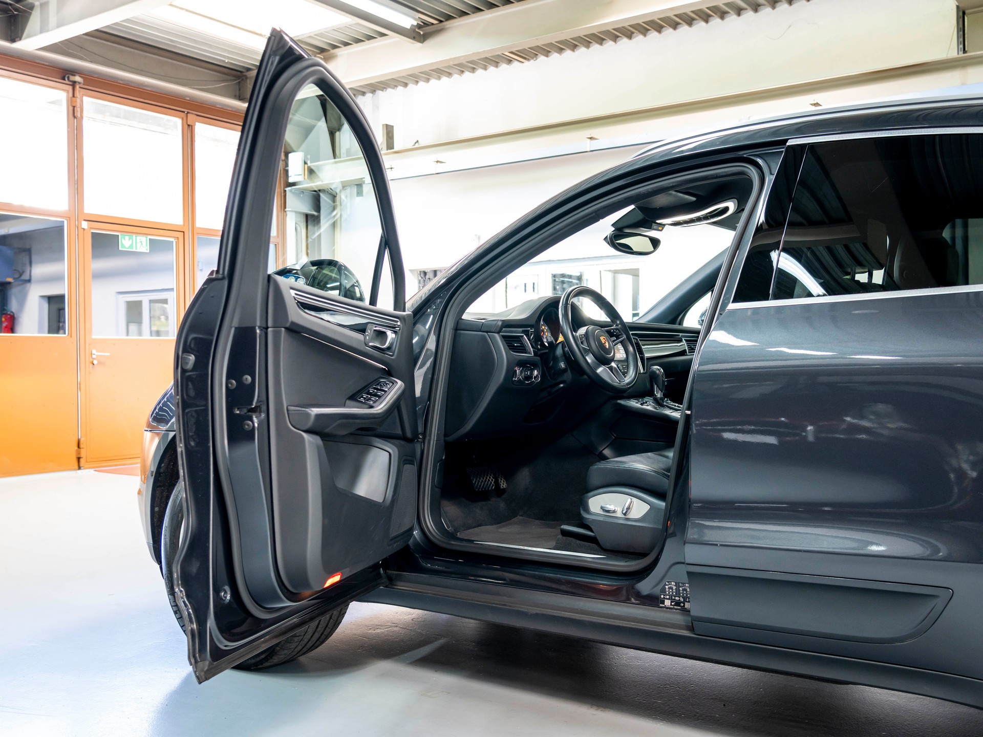 PORSCHE Macan S PDK-image-16